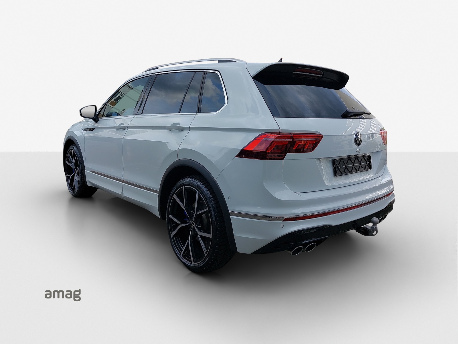VW Tiguan 2.0TSI R 4Motion DSG-image-2