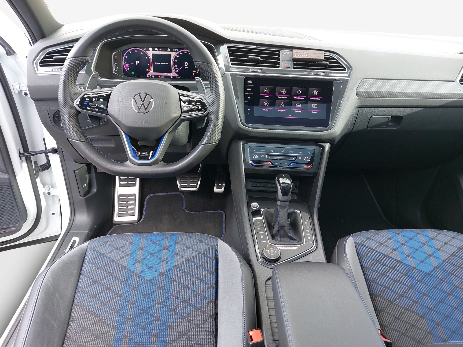 VW Tiguan 2.0TSI R 4Motion DSG-image-8