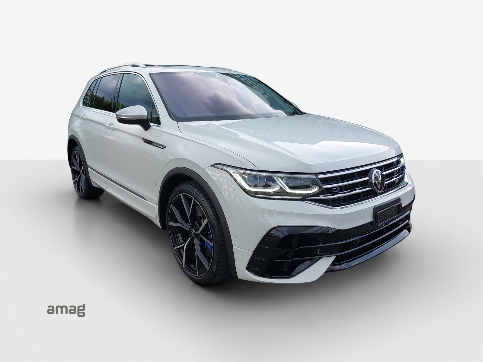 VW Tiguan 2.0TSI R 4Motion DSG-image-5