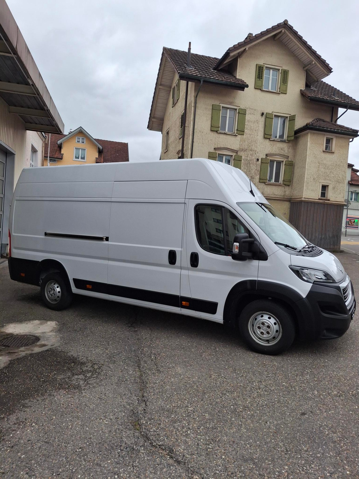 PEUGEOT L4H3-image-2
