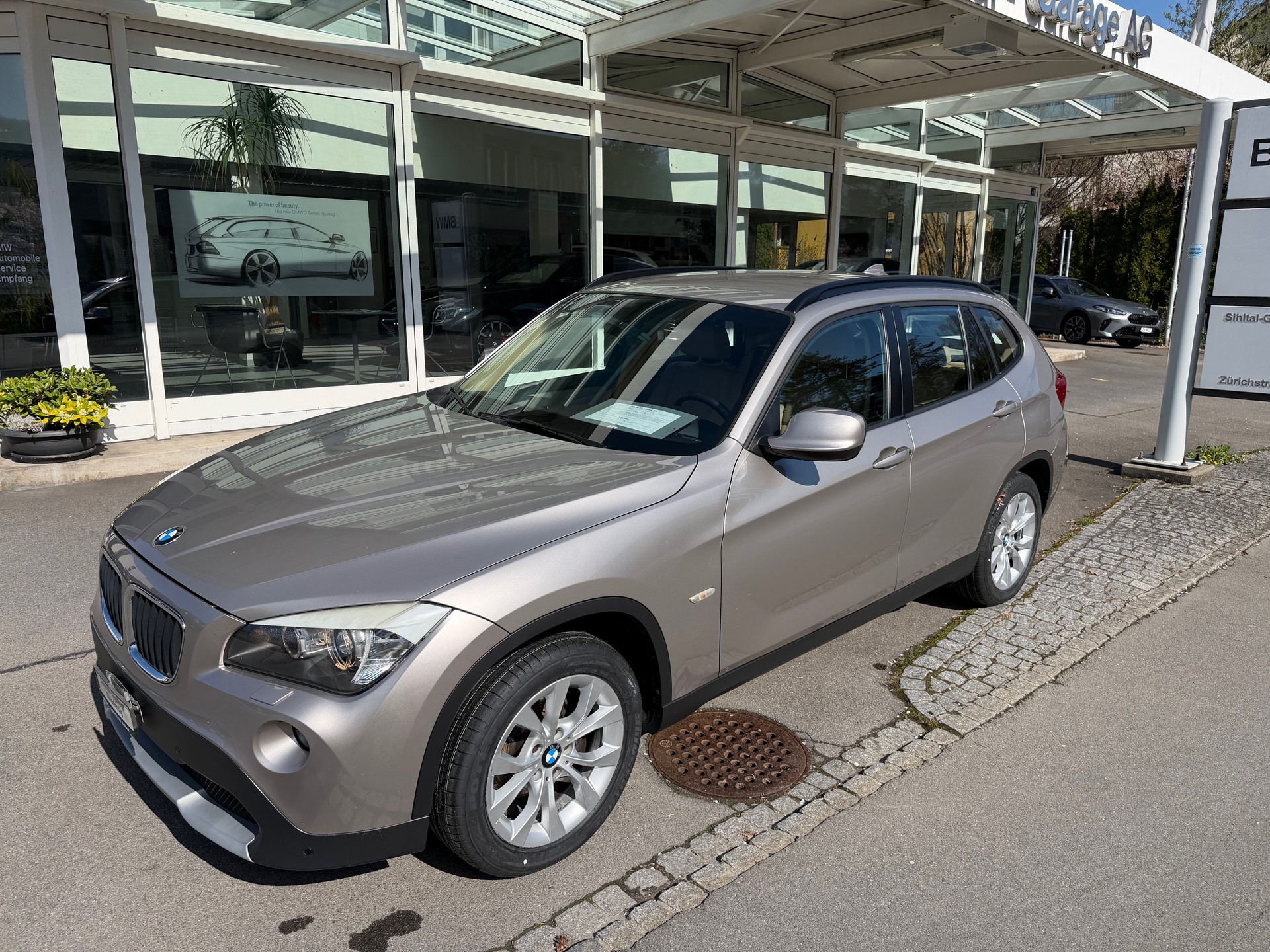 BMW X1 xDrive 20i Steptronic-showroom-element-1