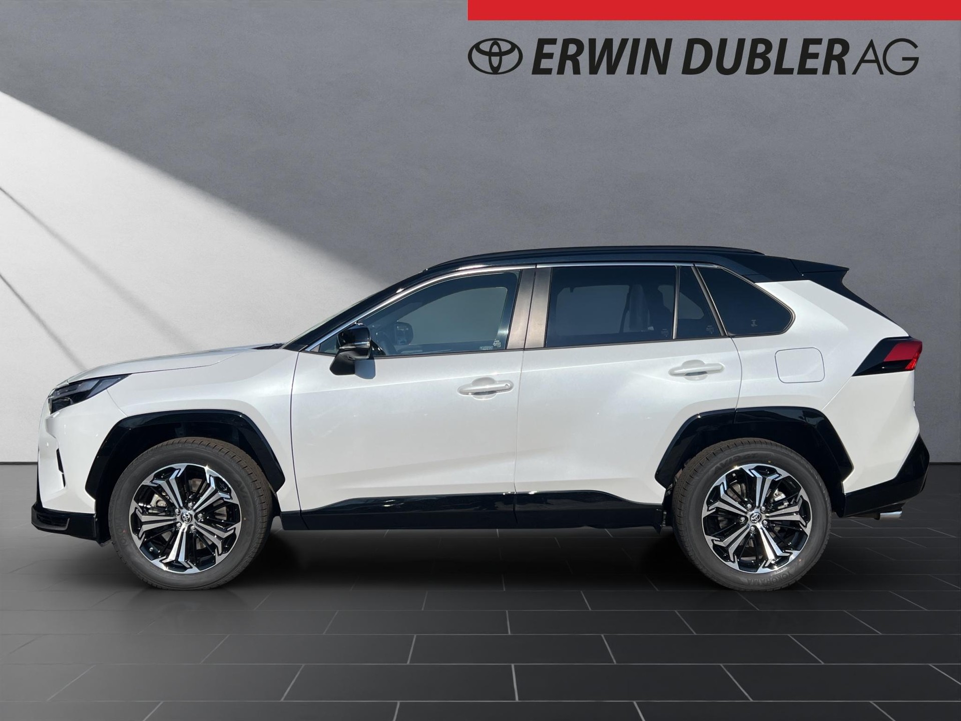 TOYOTA RAV4 2.5 Plug-In-Hybrid Platinum-showroom-element-1