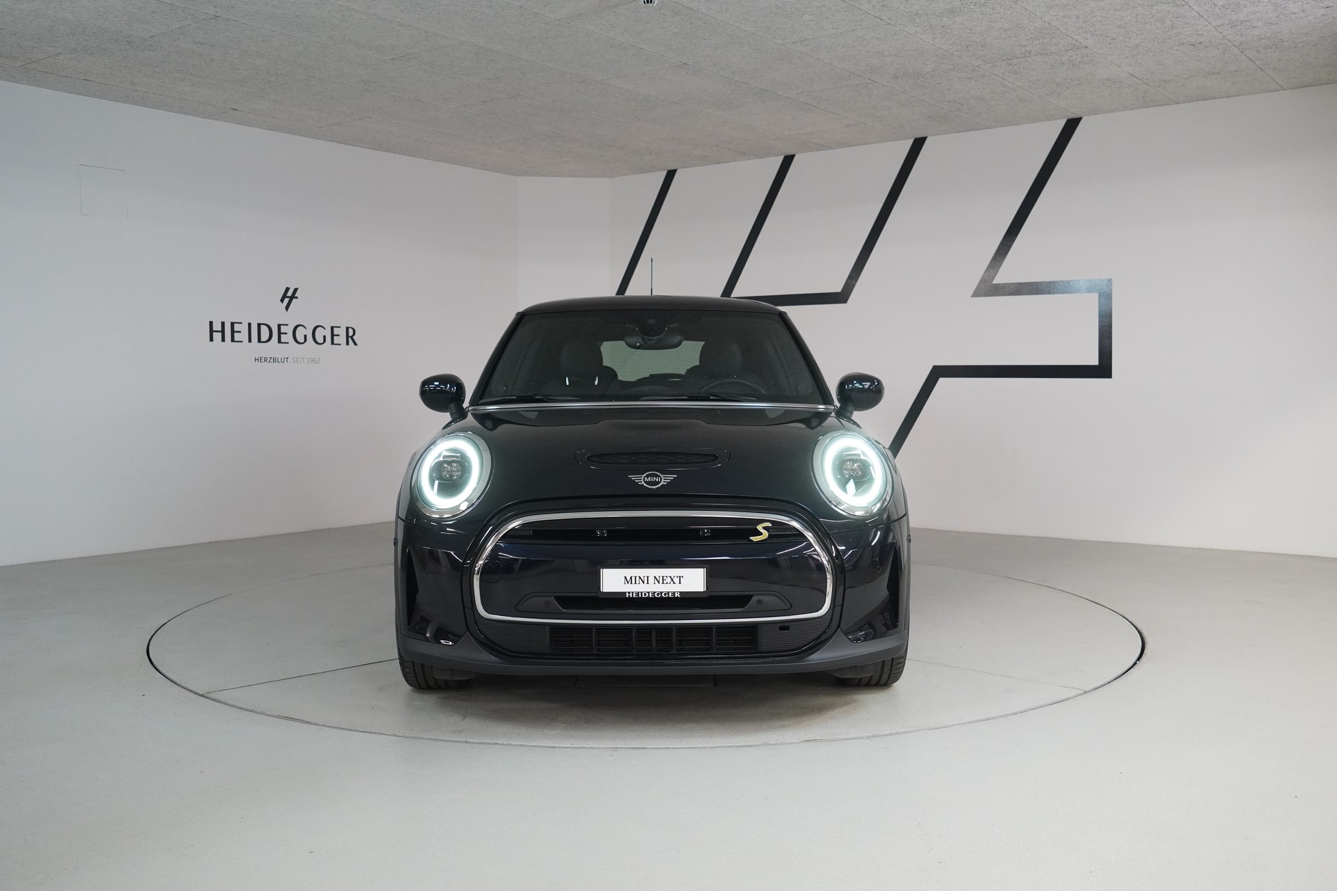 MINI Cooper SE-image-2