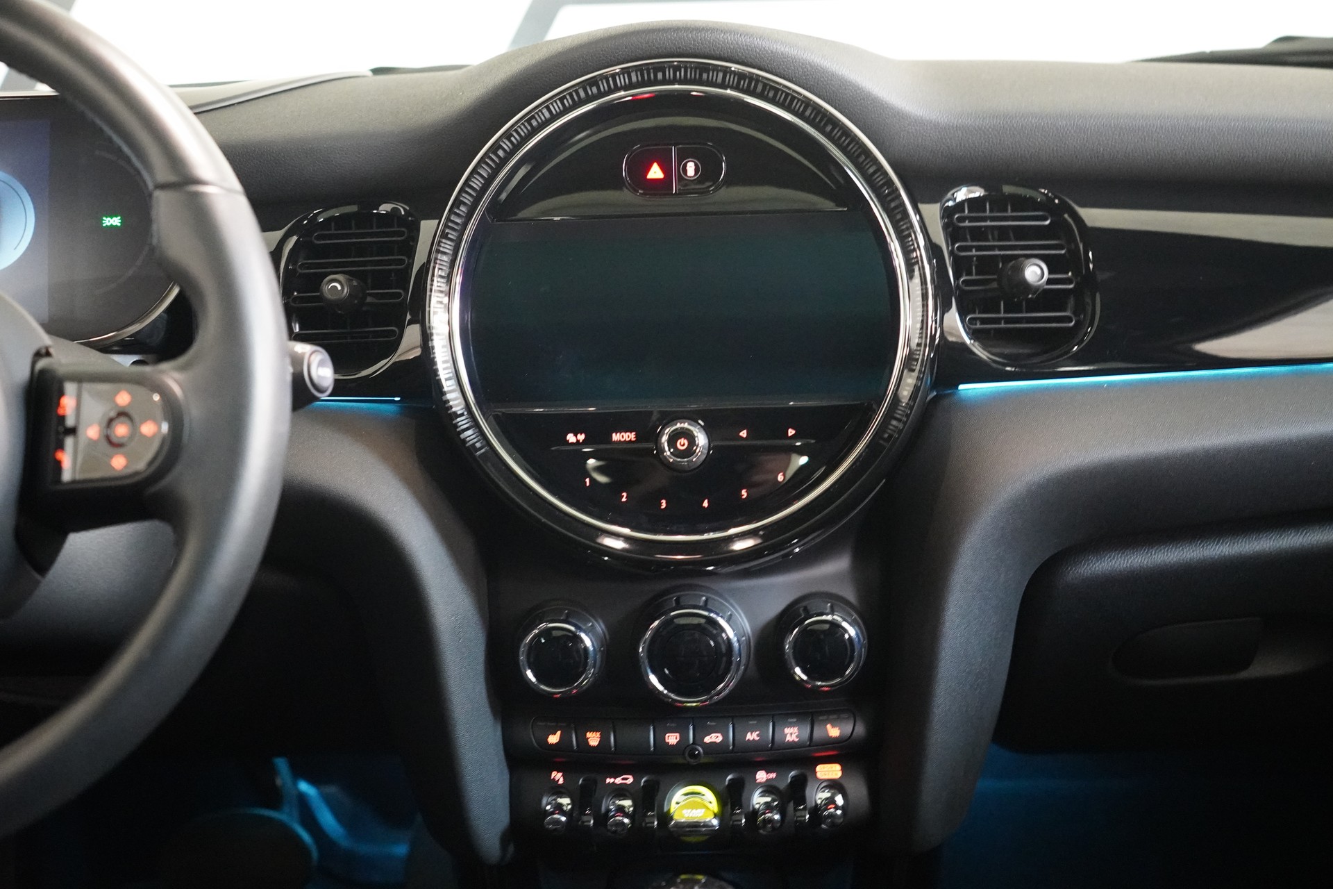 MINI Cooper SE-image-19
