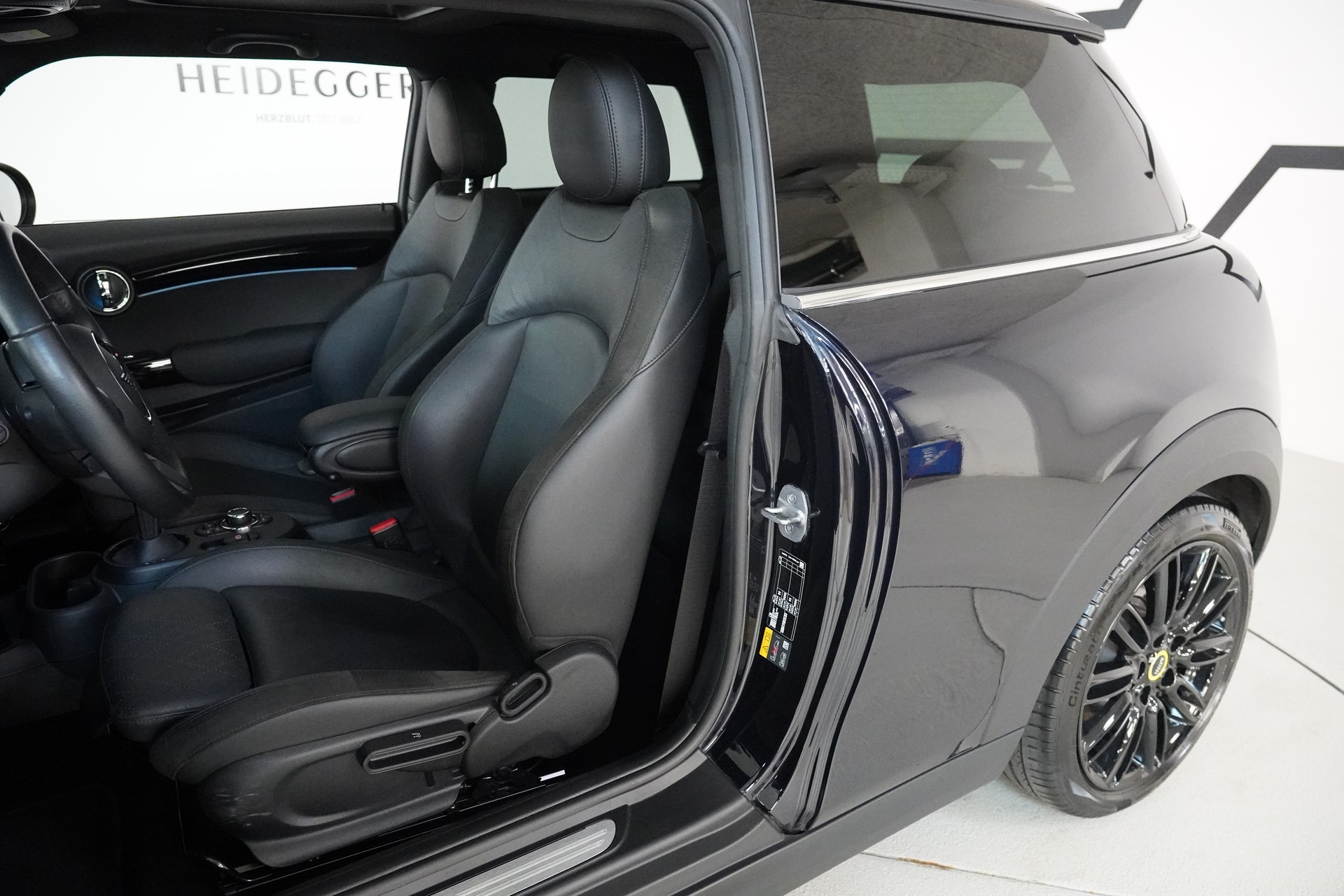 MINI Cooper SE-image-12