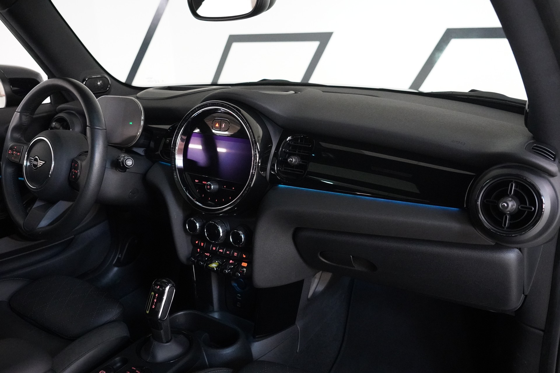 MINI Cooper SE-image-17