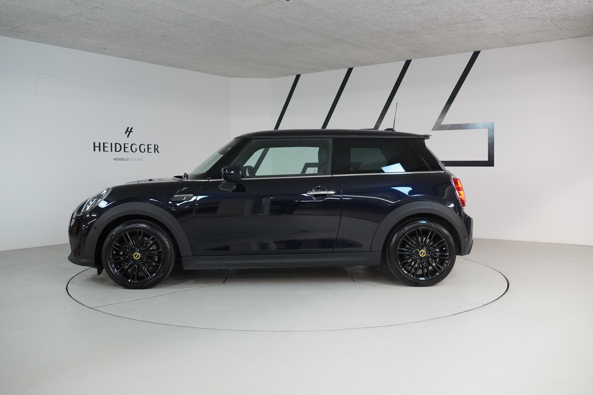 MINI Cooper SE-image-4