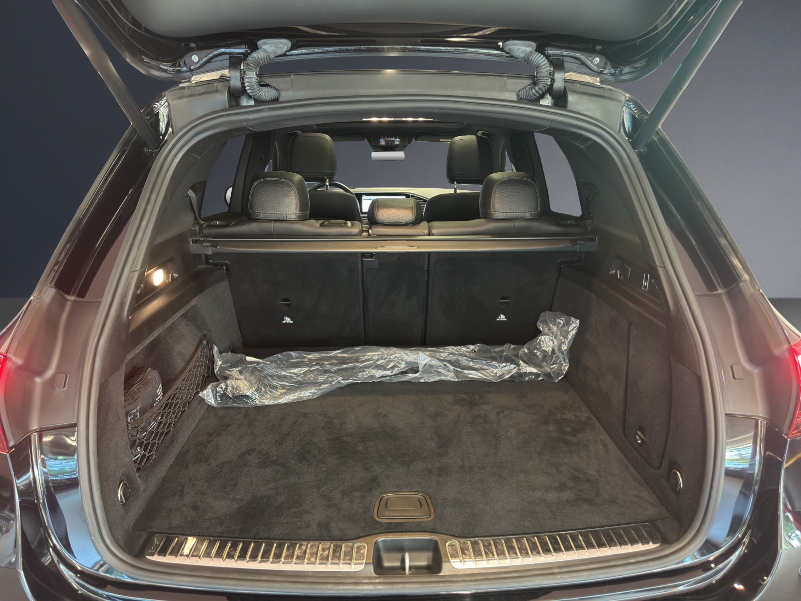 MERCEDES-BENZ GLE 300 d 4Matic-image-11