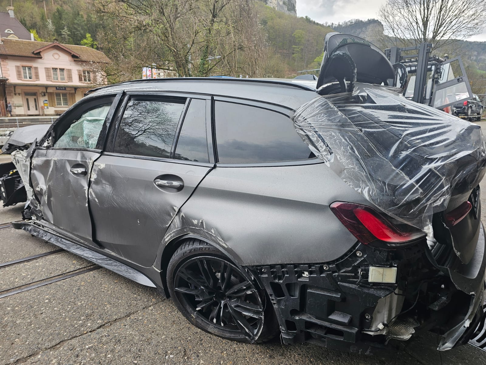 BMW M3 Touring xDrive Competition M-image-1