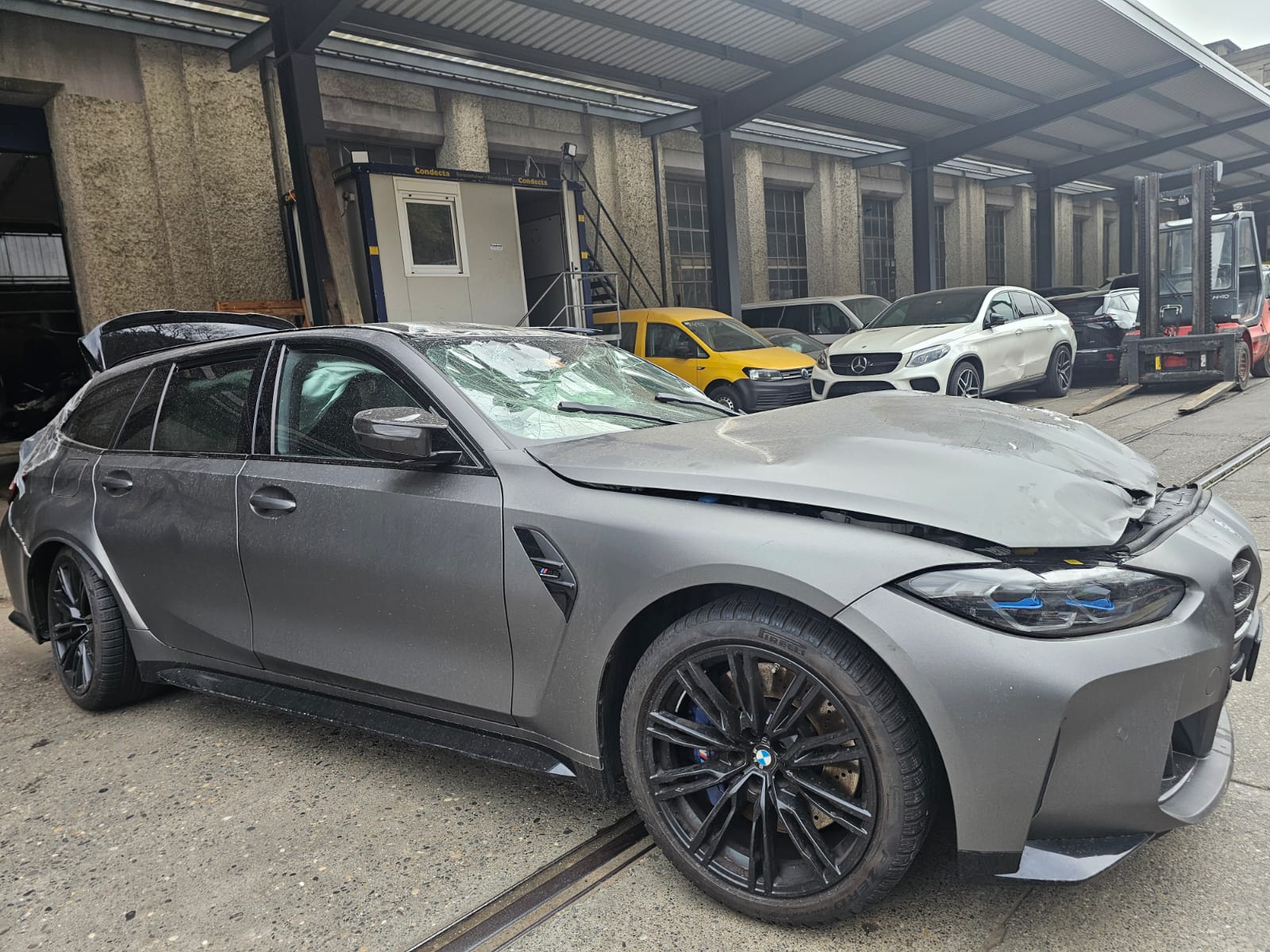 BMW M3 Touring xDrive Competition M-image-0