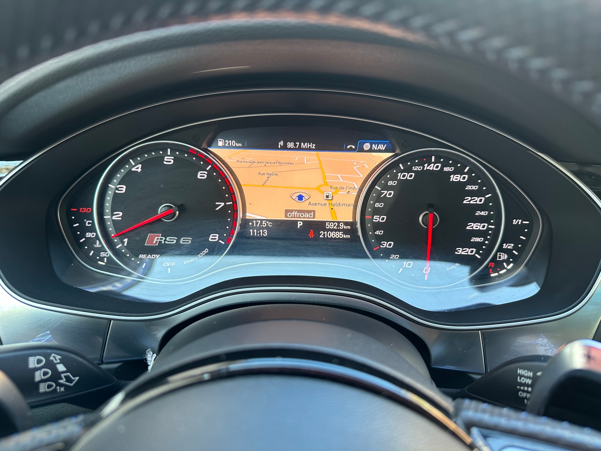 AUDI RS6 Avant 4.0 TFSI V8 performance quattro-image-9