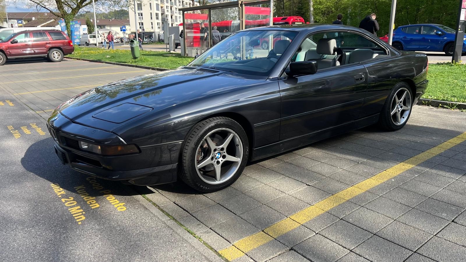BMW 850i A-image-2