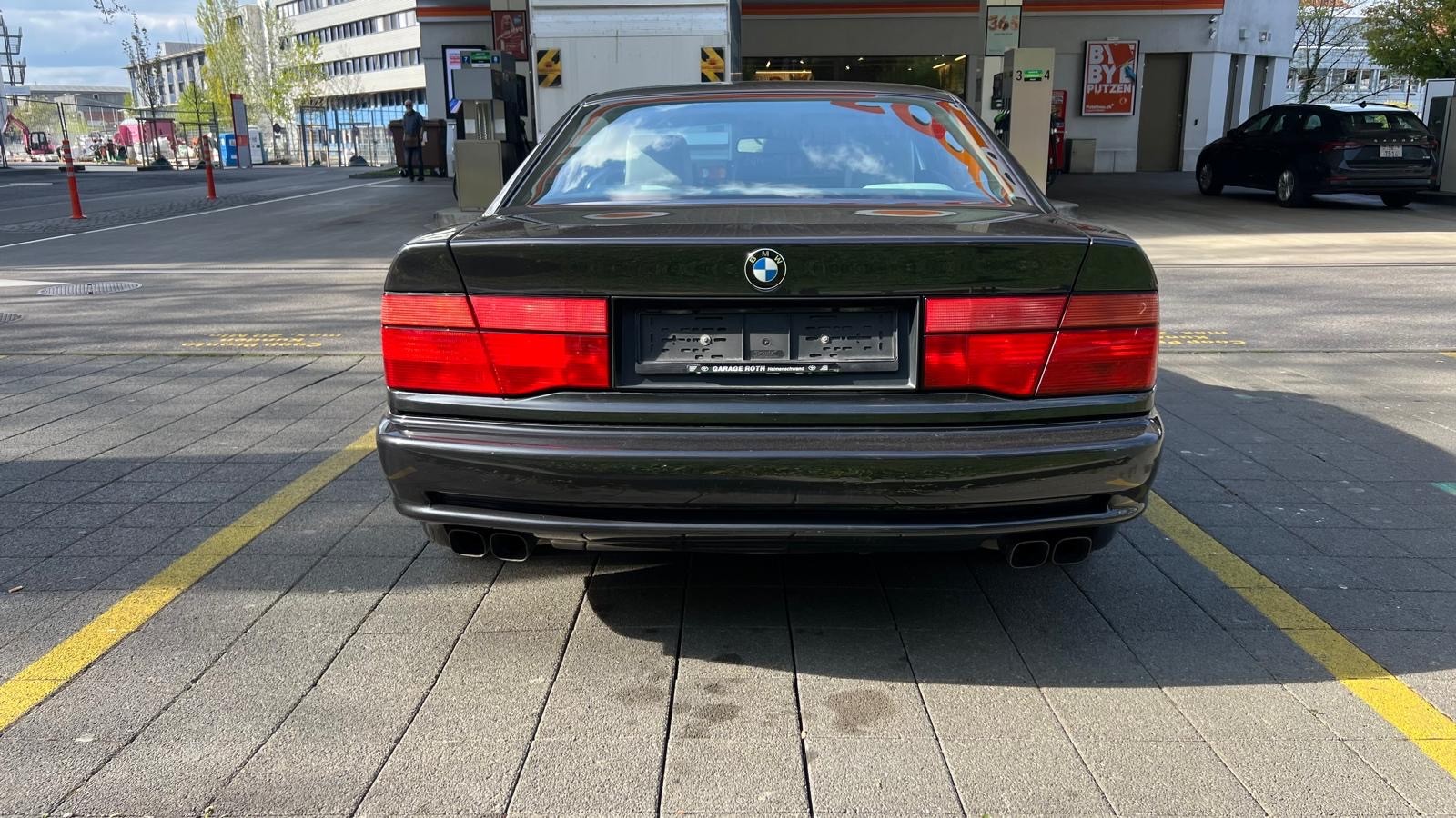 BMW 850i A-image-7