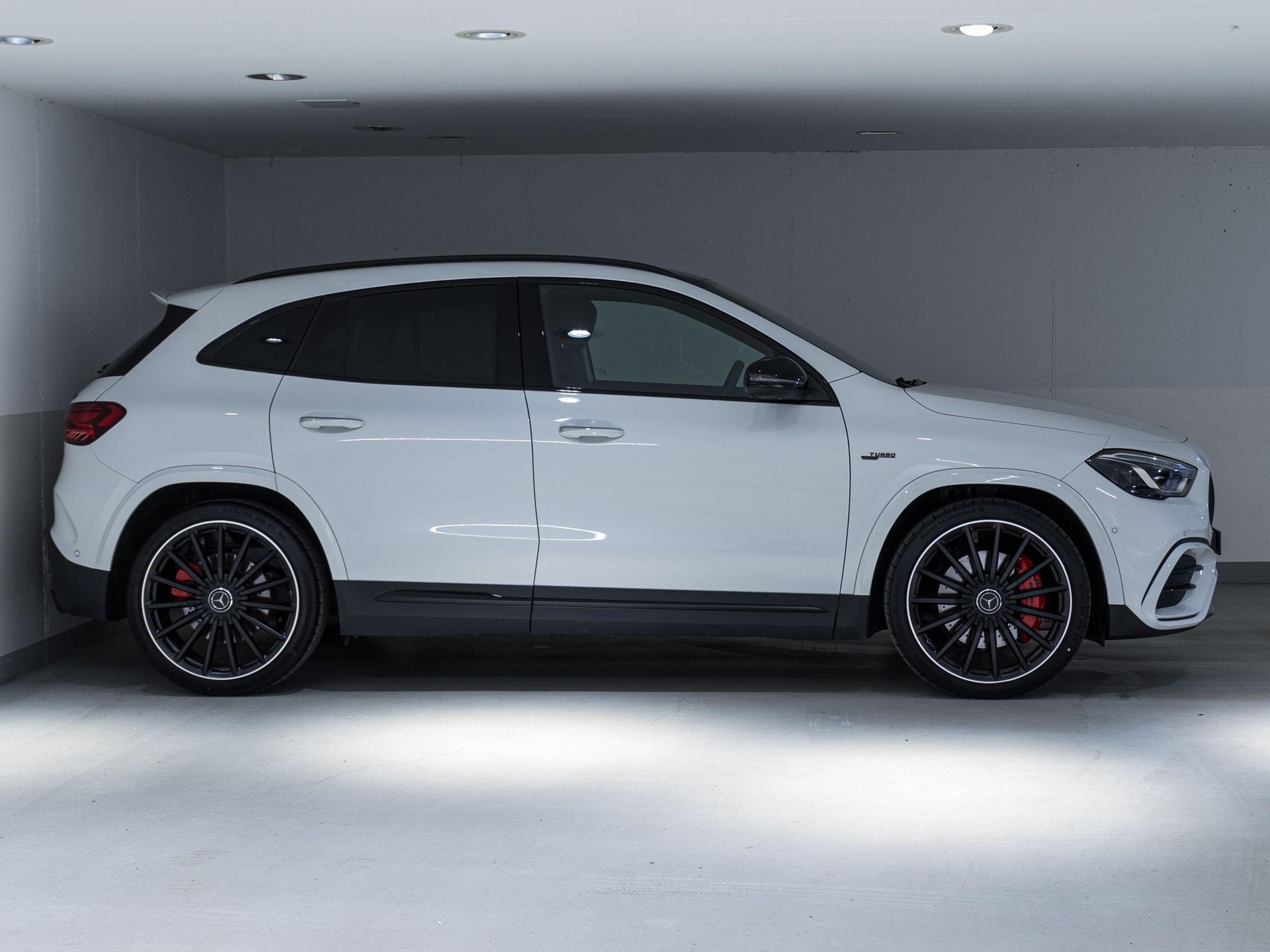 MERCEDES-BENZ GLA 35 AMG 4MATIC-image-1