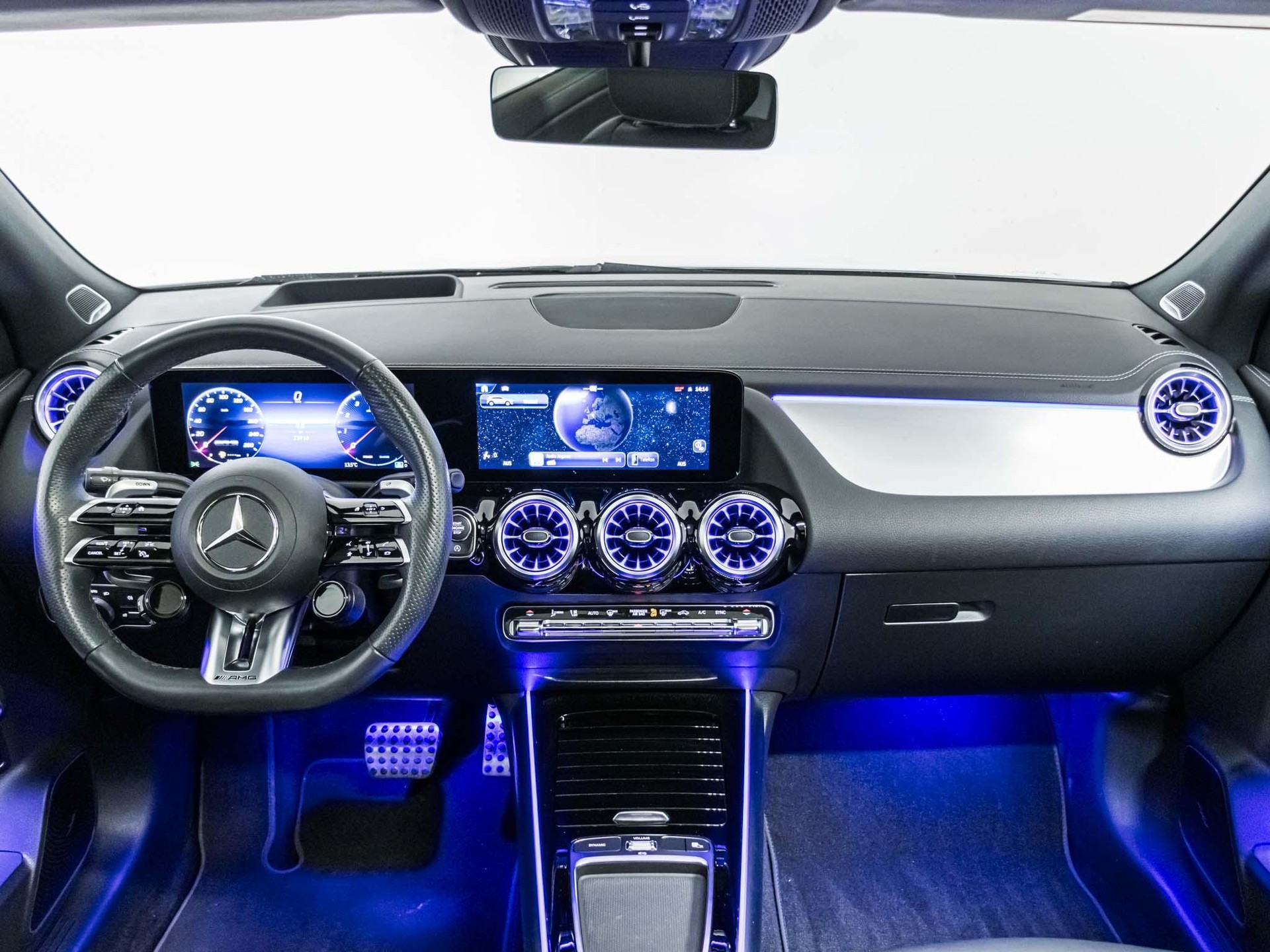 MERCEDES-BENZ GLA 35 AMG 4MATIC-image-11