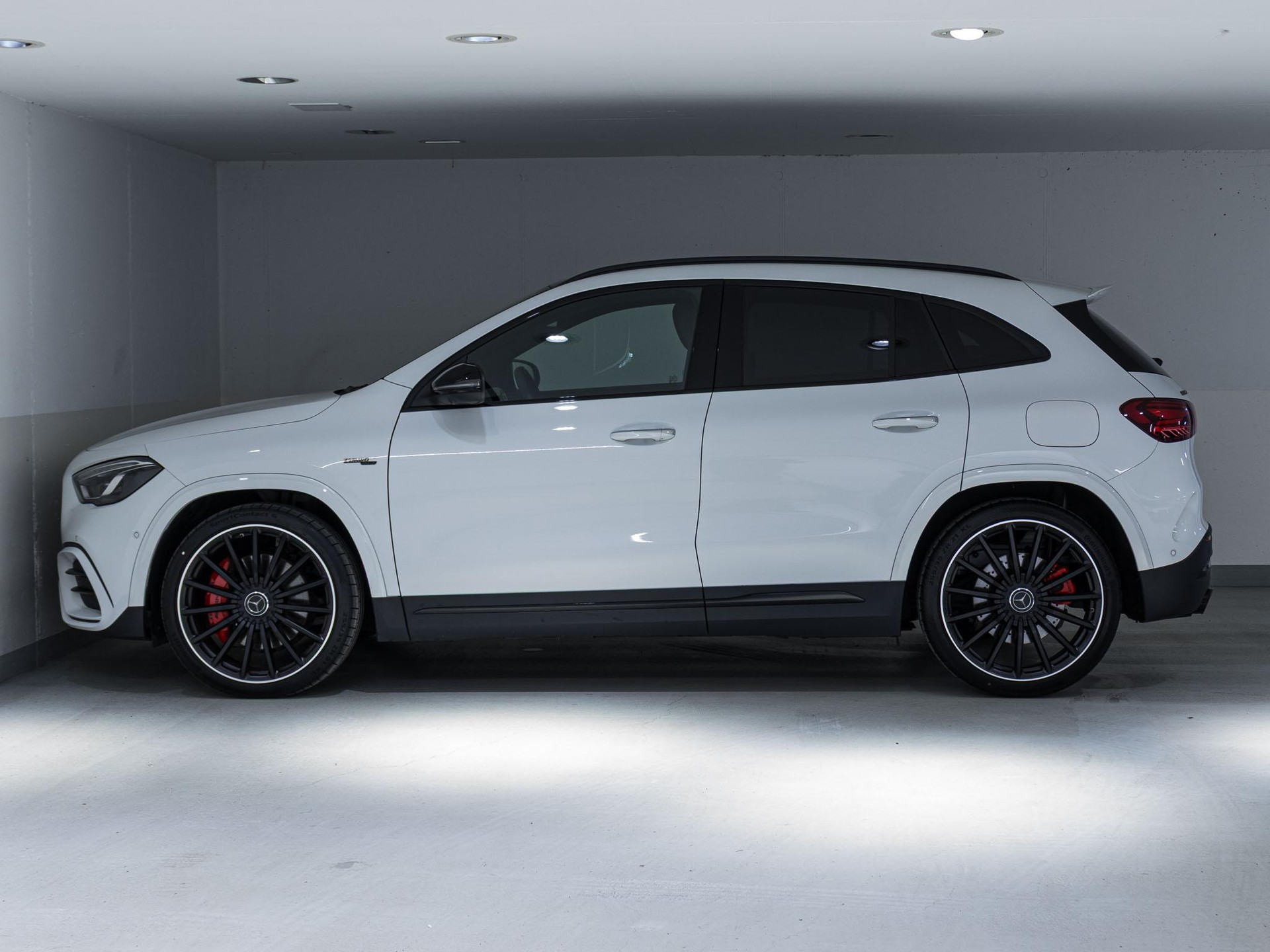 MERCEDES-BENZ GLA 35 AMG 4MATIC-image-4