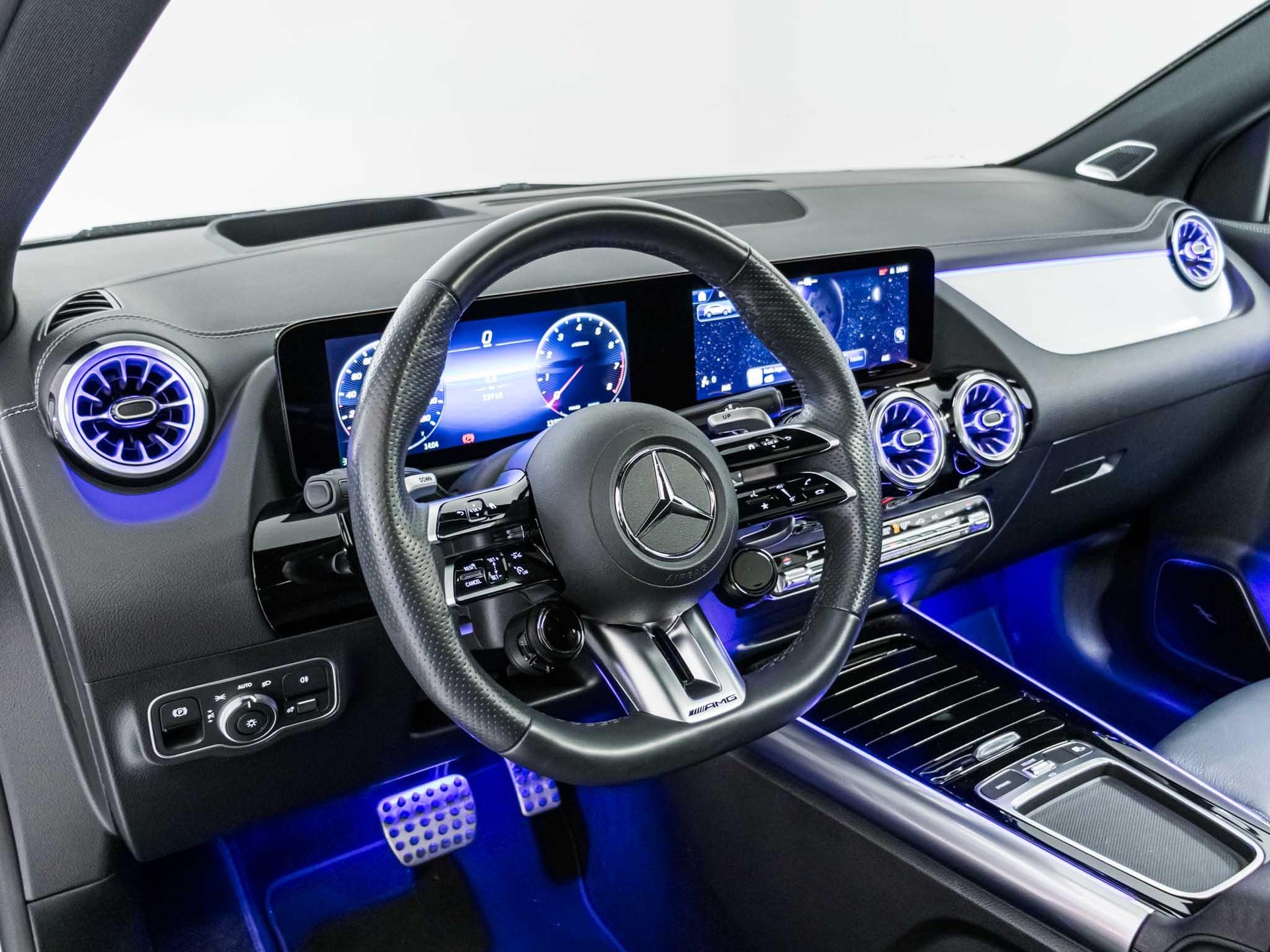 MERCEDES-BENZ GLA 35 AMG 4MATIC-image-9