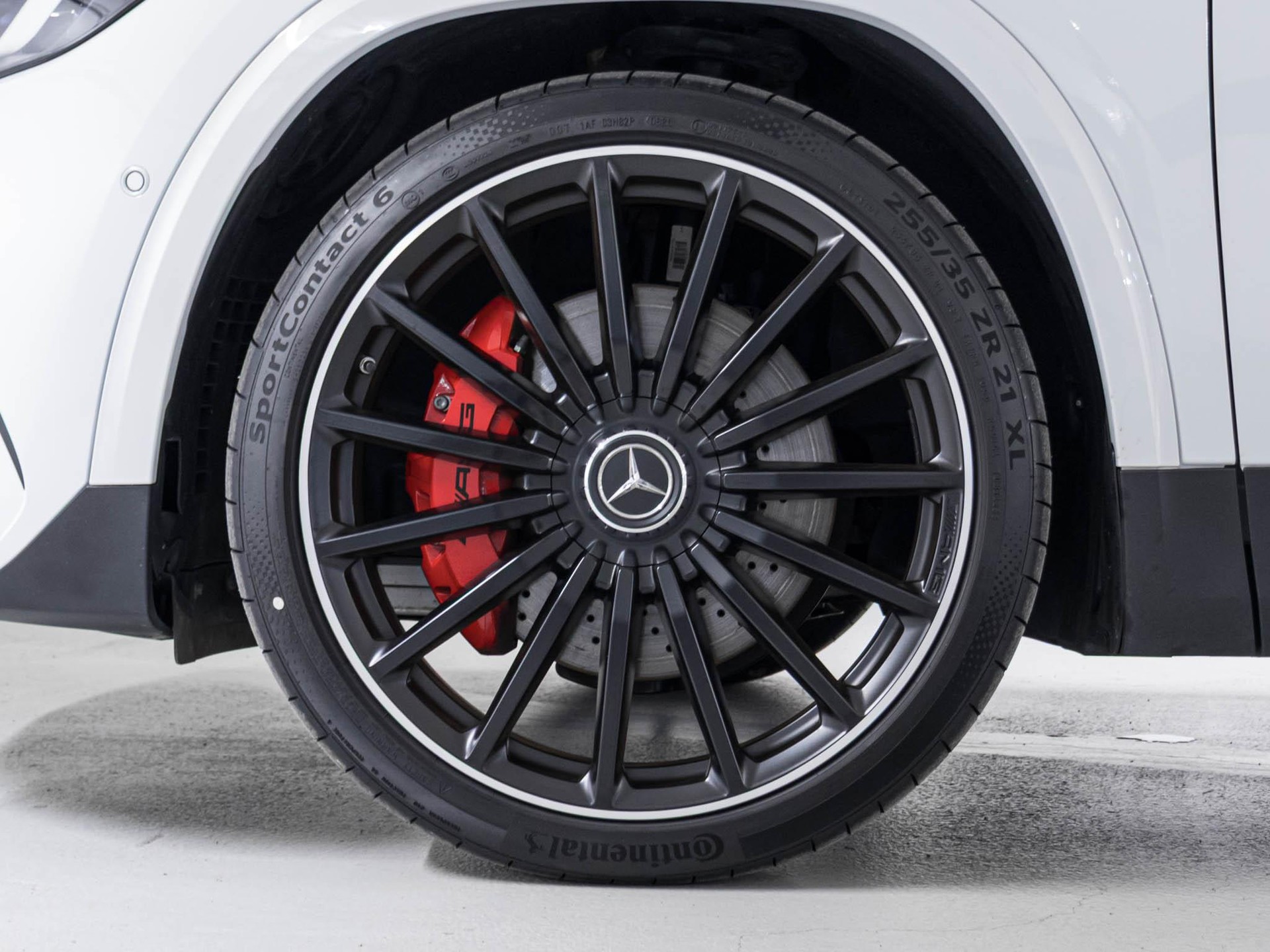 MERCEDES-BENZ GLA 35 AMG 4MATIC-image-14