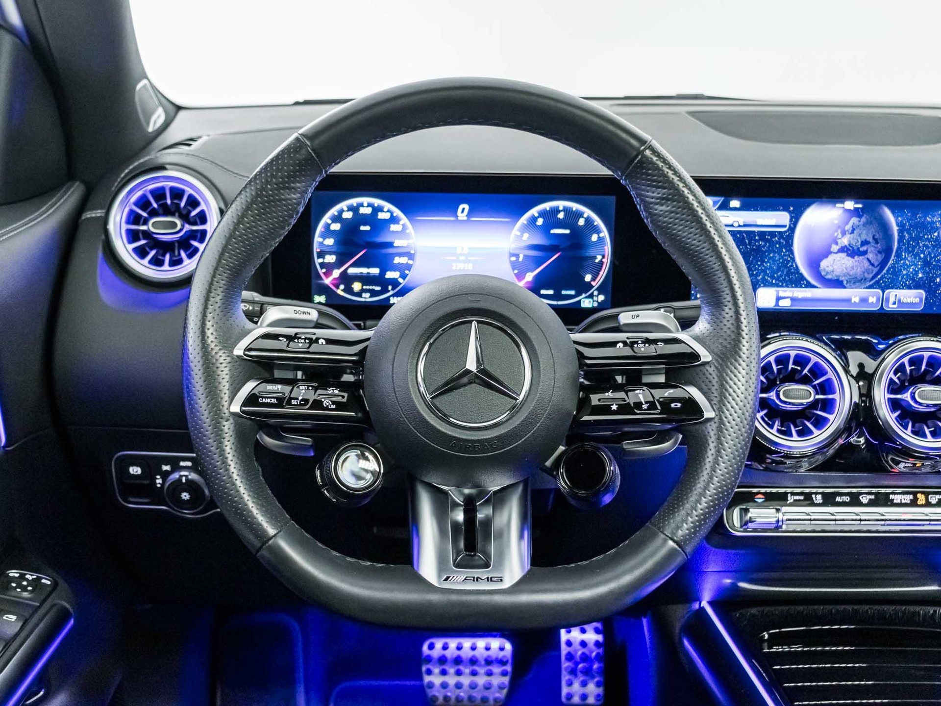 MERCEDES-BENZ GLA 35 AMG 4MATIC-image-10