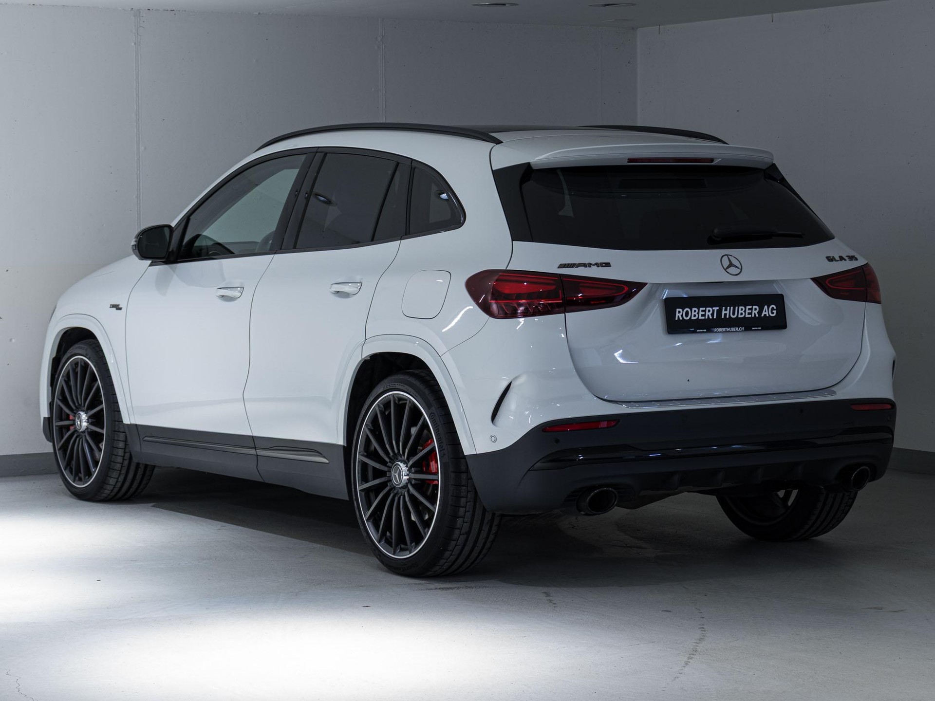 MERCEDES-BENZ GLA 35 AMG 4MATIC-image-3