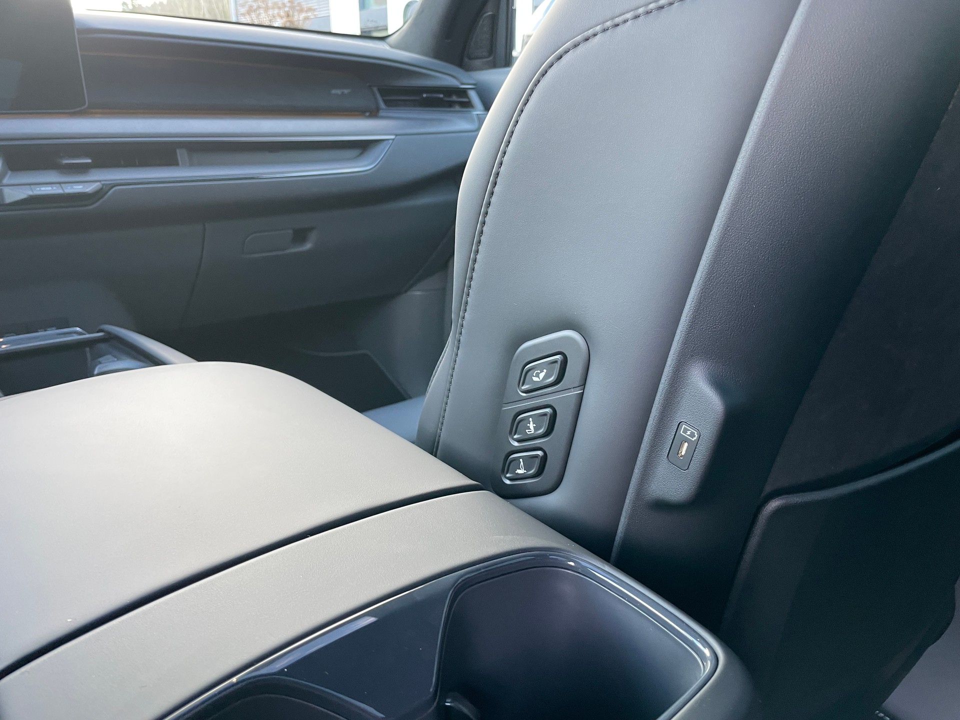 KIA EV9 99,8 kWh GT 4x4 mit Panoramadach, 7-Sitzer-image-20