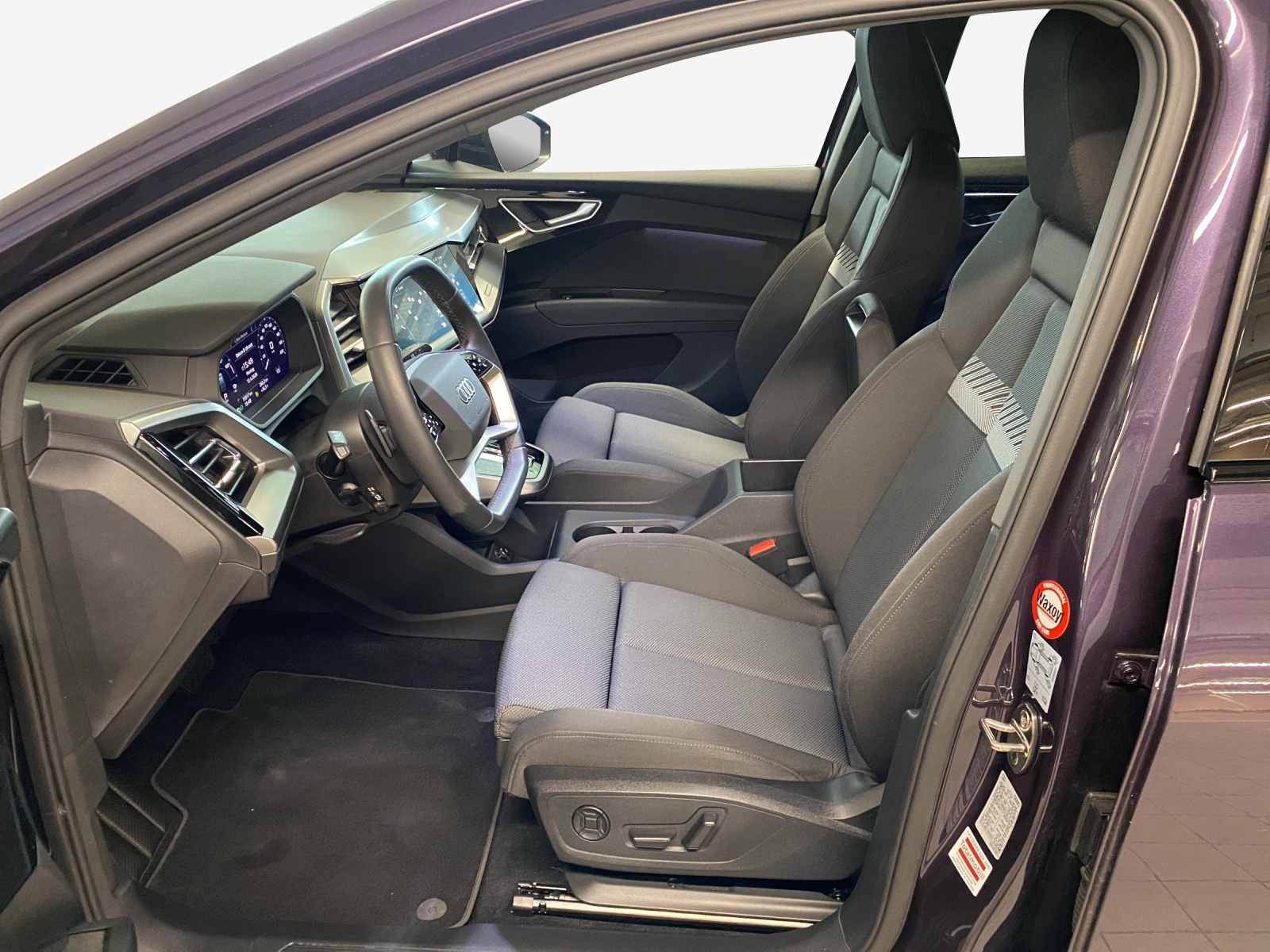 AUDI Q4 e-tron 50 quattro-image-8