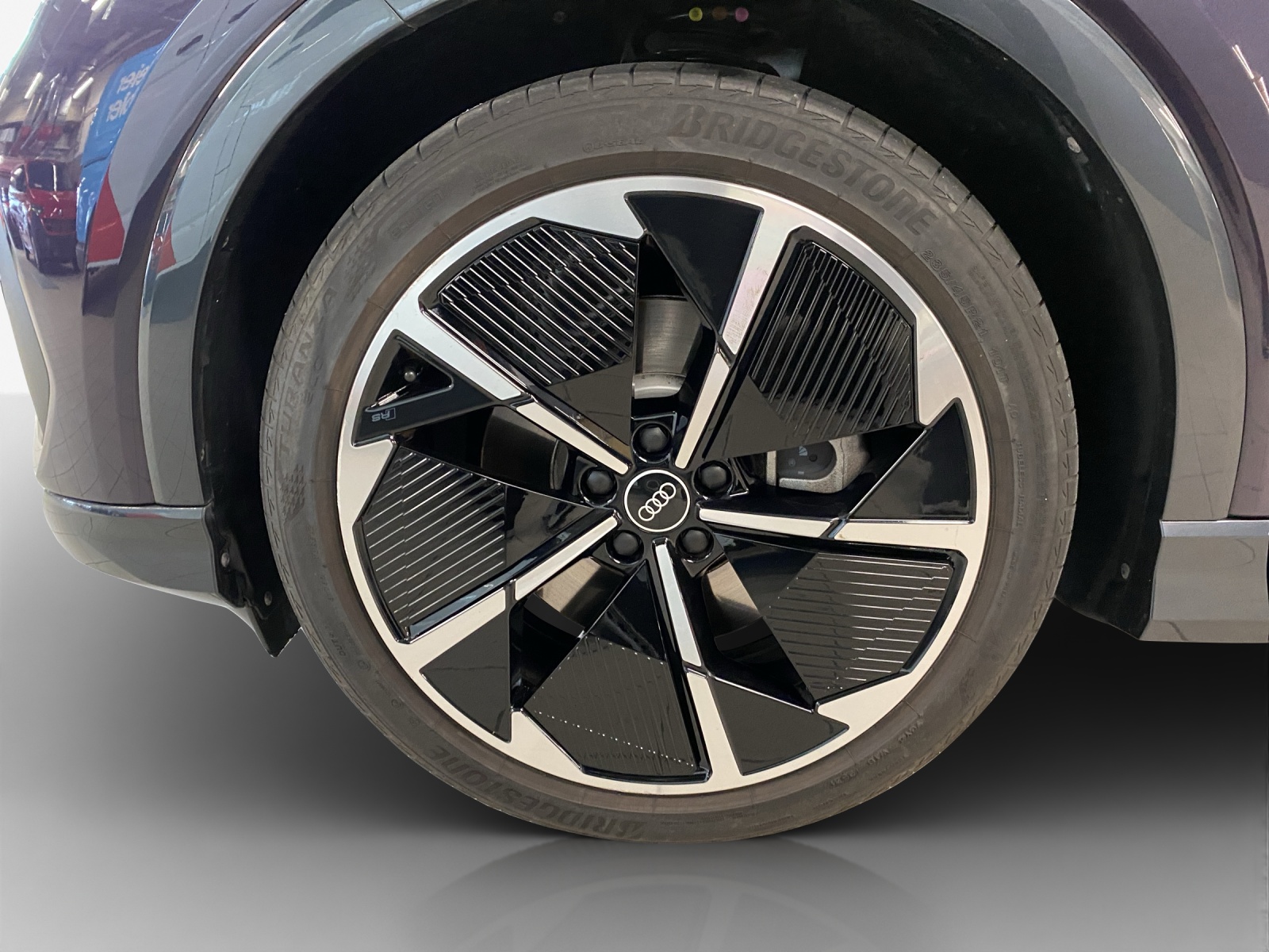 AUDI Q4 e-tron 50 quattro-image-15