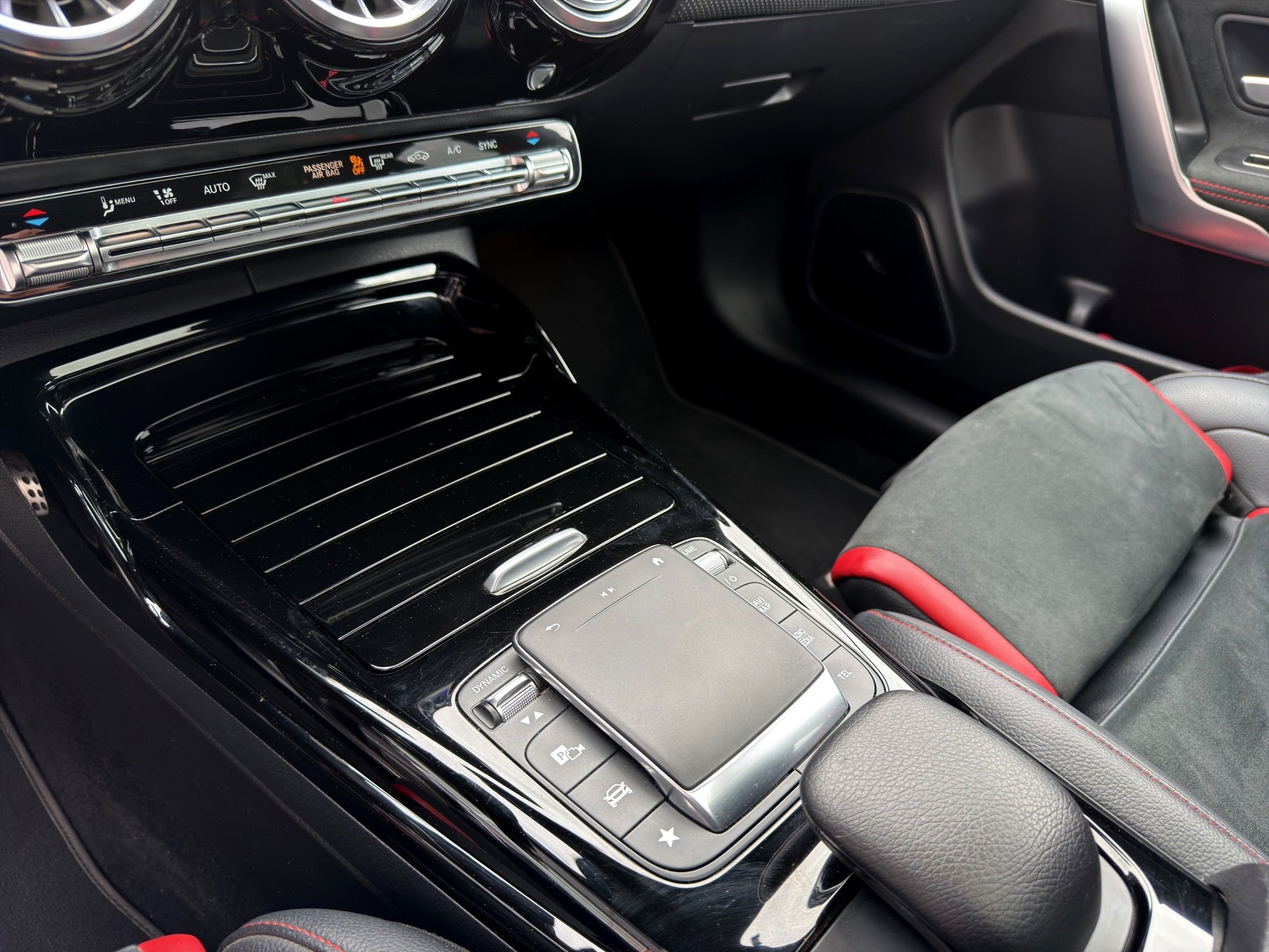 MERCEDES-BENZ CLA Shooting Brake 45 S AMG 4Matic+ 8G-DCT-image-22