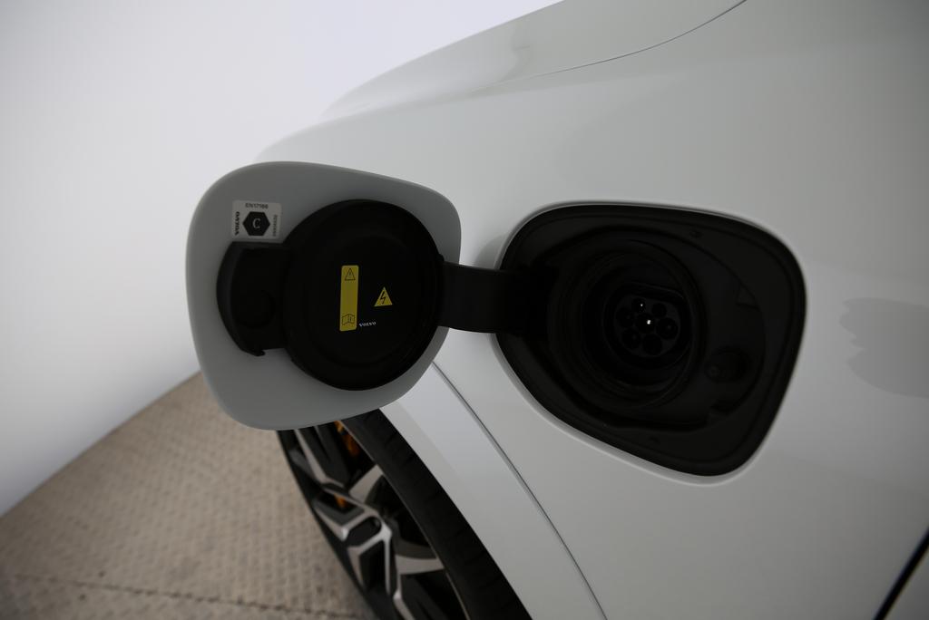VOLVO XC60 2.0 T8 TE Polestar eAWD-image-11