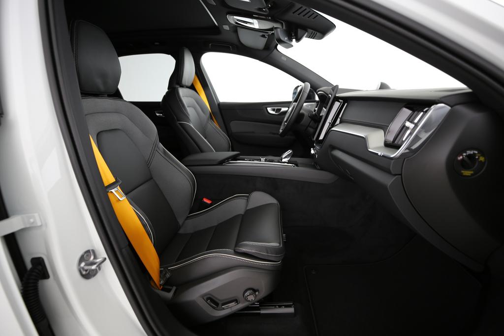 VOLVO XC60 2.0 T8 TE Polestar eAWD-image-4