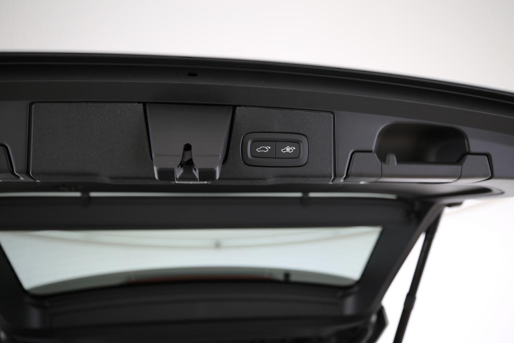VOLVO XC60 2.0 T8 TE Polestar eAWD-image-10
