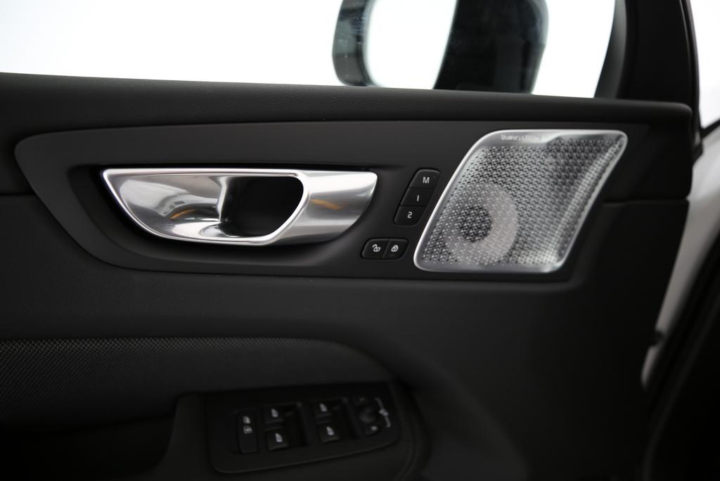 VOLVO XC60 2.0 T8 TE Polestar eAWD-image-7