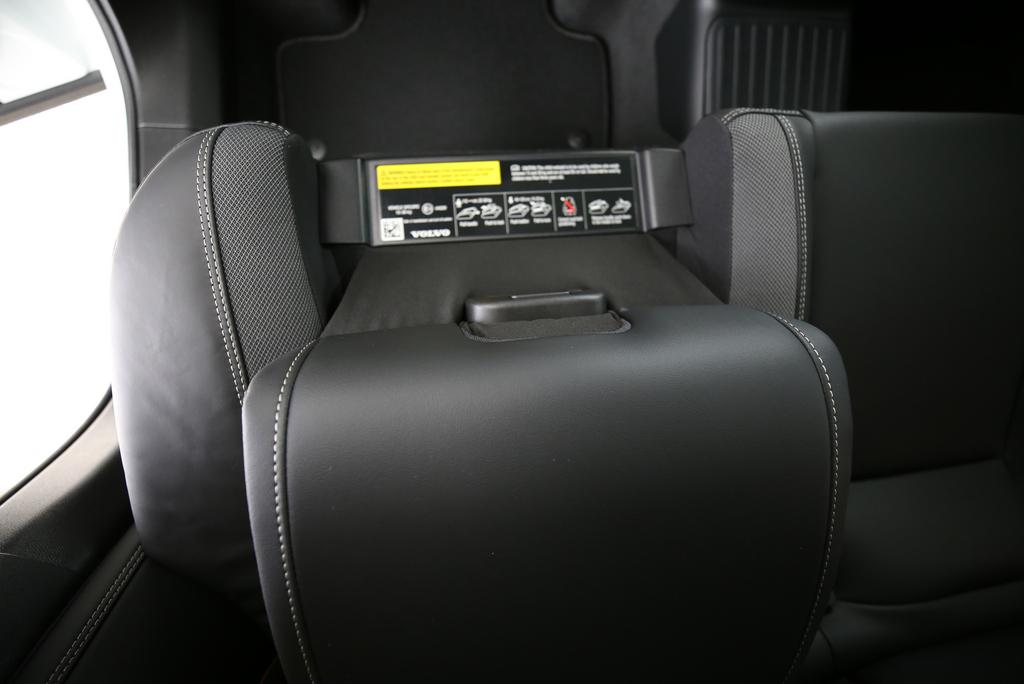 VOLVO XC60 2.0 T8 TE Polestar eAWD-image-6