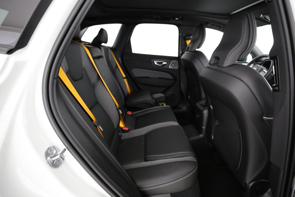 VOLVO XC60 2.0 T8 TE Polestar eAWD-image-5