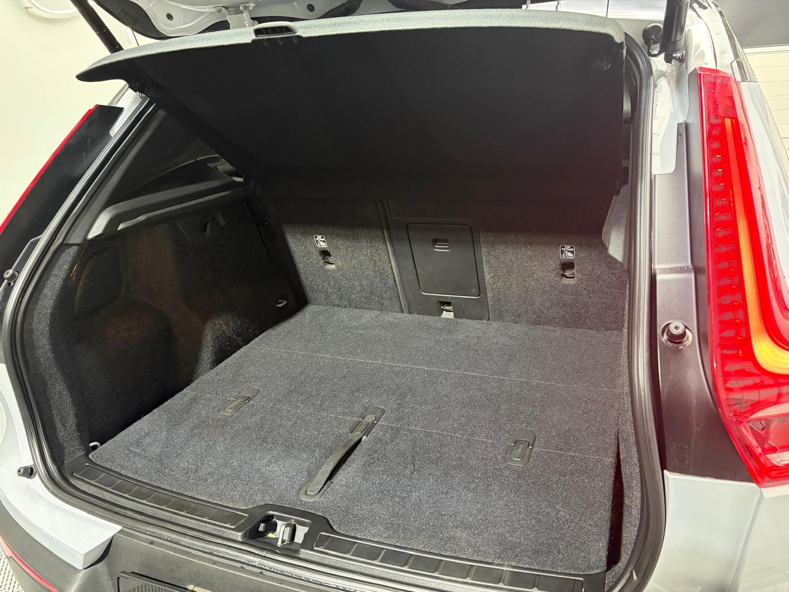 VOLVO XC40 P8 AWD Pure Electric R-Design - Attelage, toit ouvrant, Caméra 360-image-28