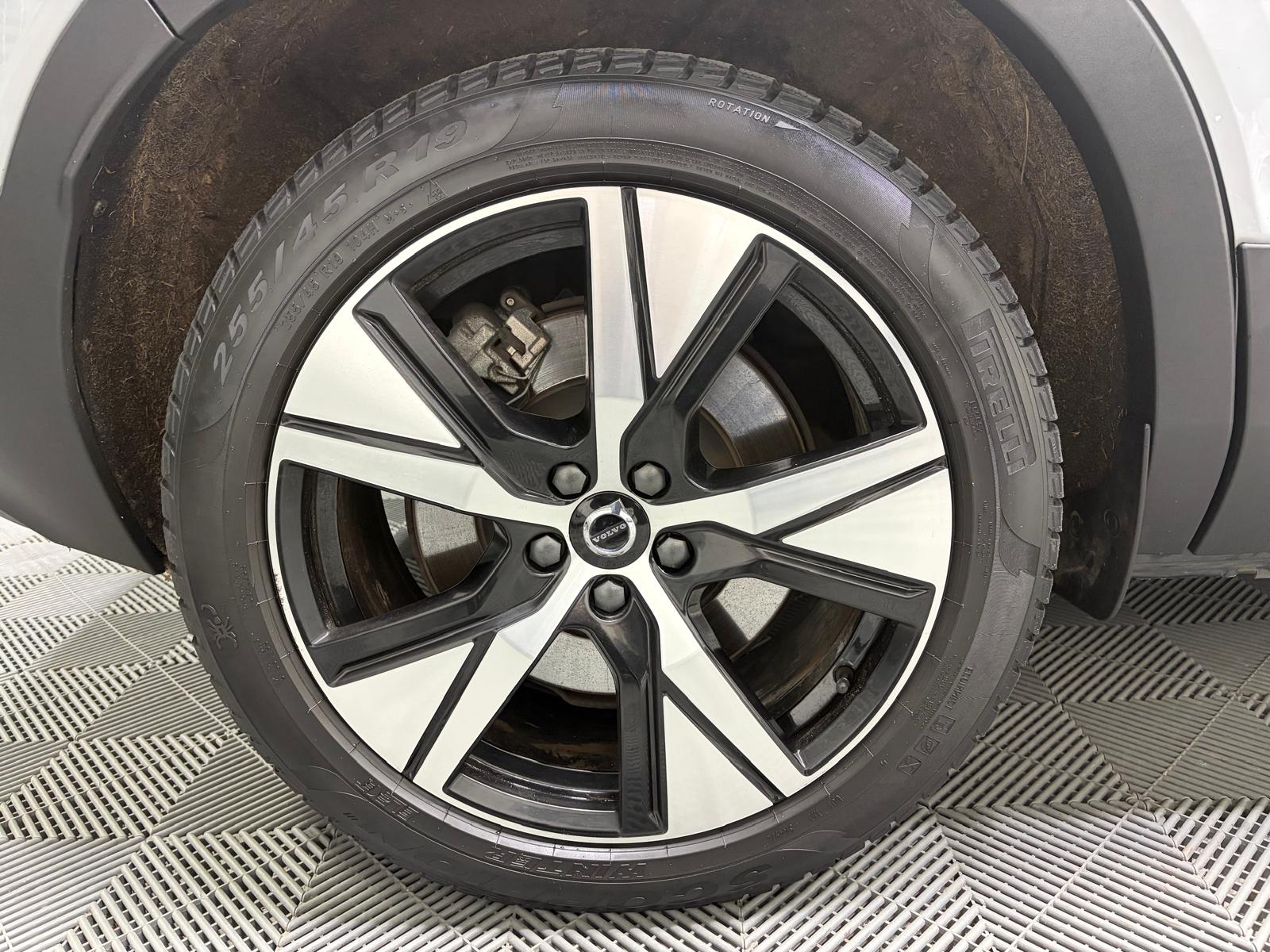 VOLVO XC40 P8 AWD Pure Electric R-Design - Attelage, toit ouvrant, Caméra 360-image-31
