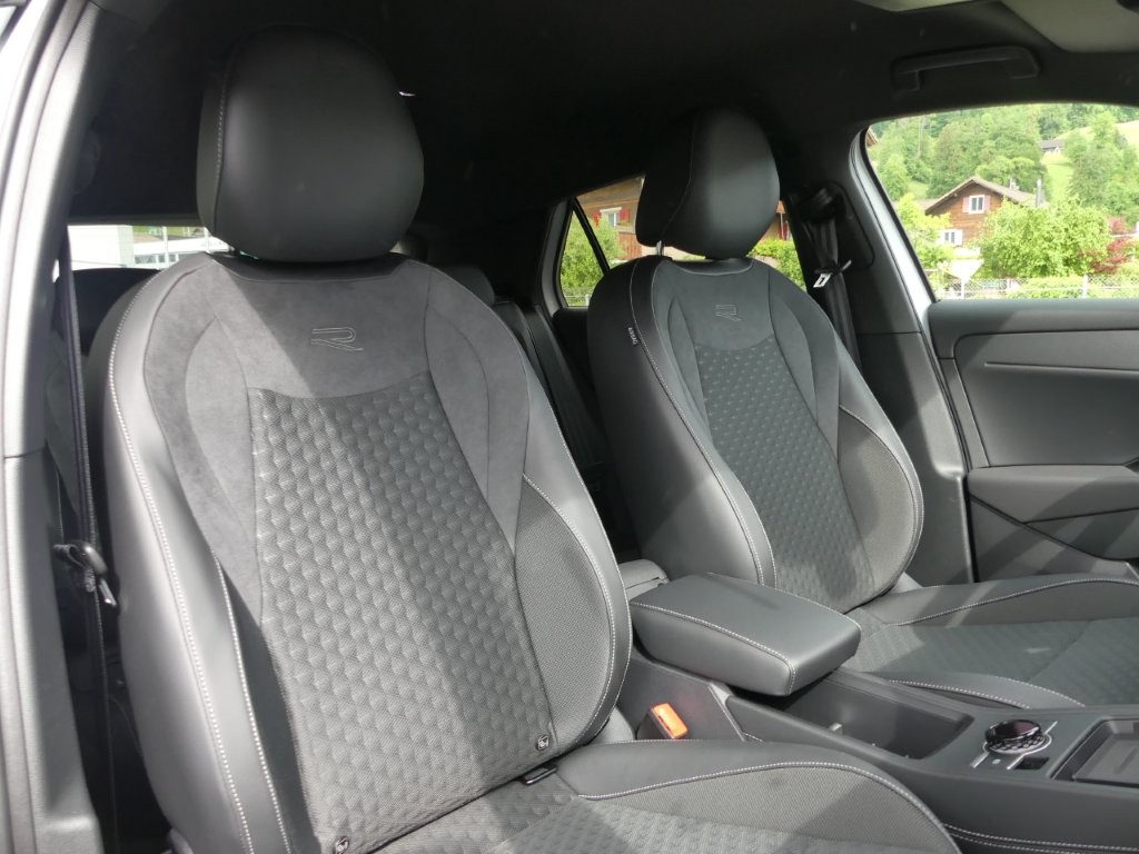 VW T-Roc 1.5 eTSI mHEV R-Line DSG-image-10