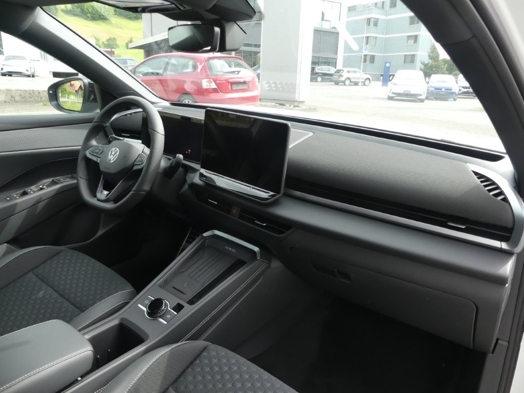 VW T-Roc 1.5 eTSI mHEV R-Line DSG-image-8