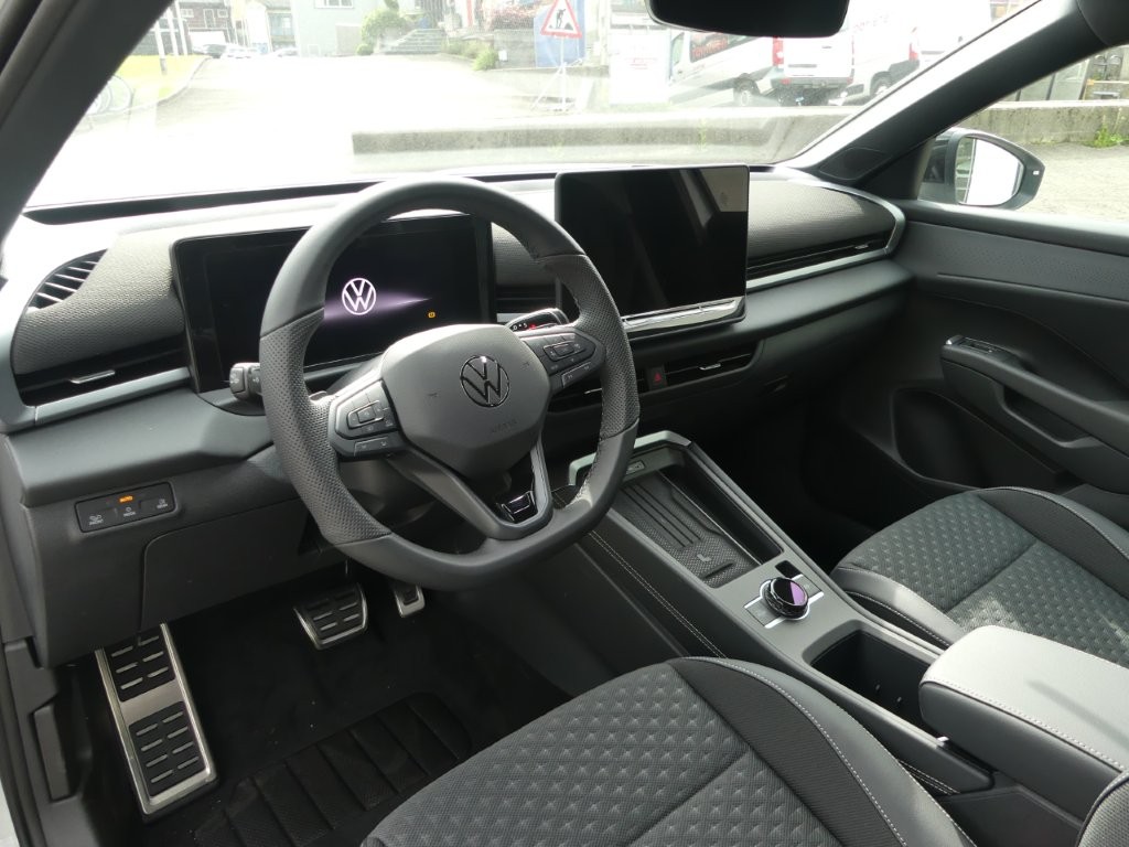 VW T-Roc 1.5 eTSI mHEV R-Line DSG-image-6