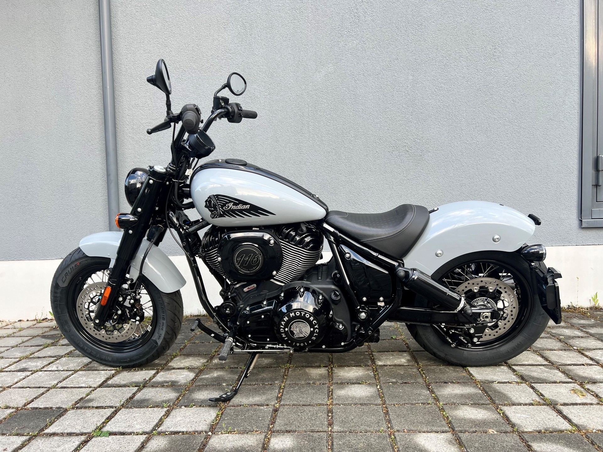 INDIAN Chief Bobber-showroom-element-1