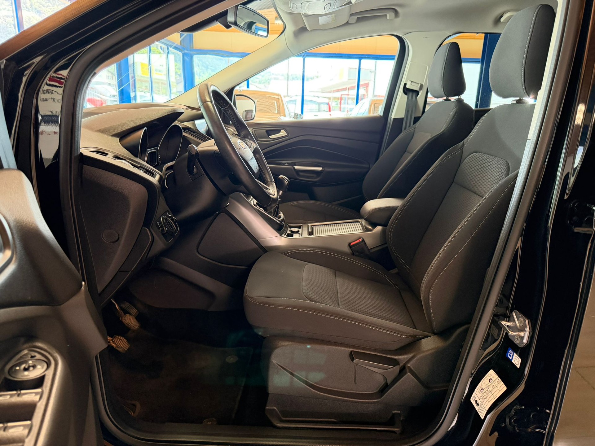 FORD Kuga 2.0 TDCi Trend+ 4WD-image-12