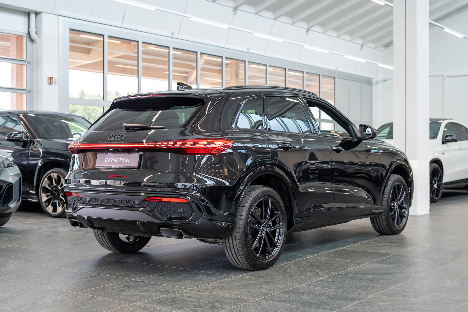 AUDI Q5 Sportback 2.0 40 TFSI S Line quattro S-Tronic / S-Line / el.Heckklappe-showroom-element-3