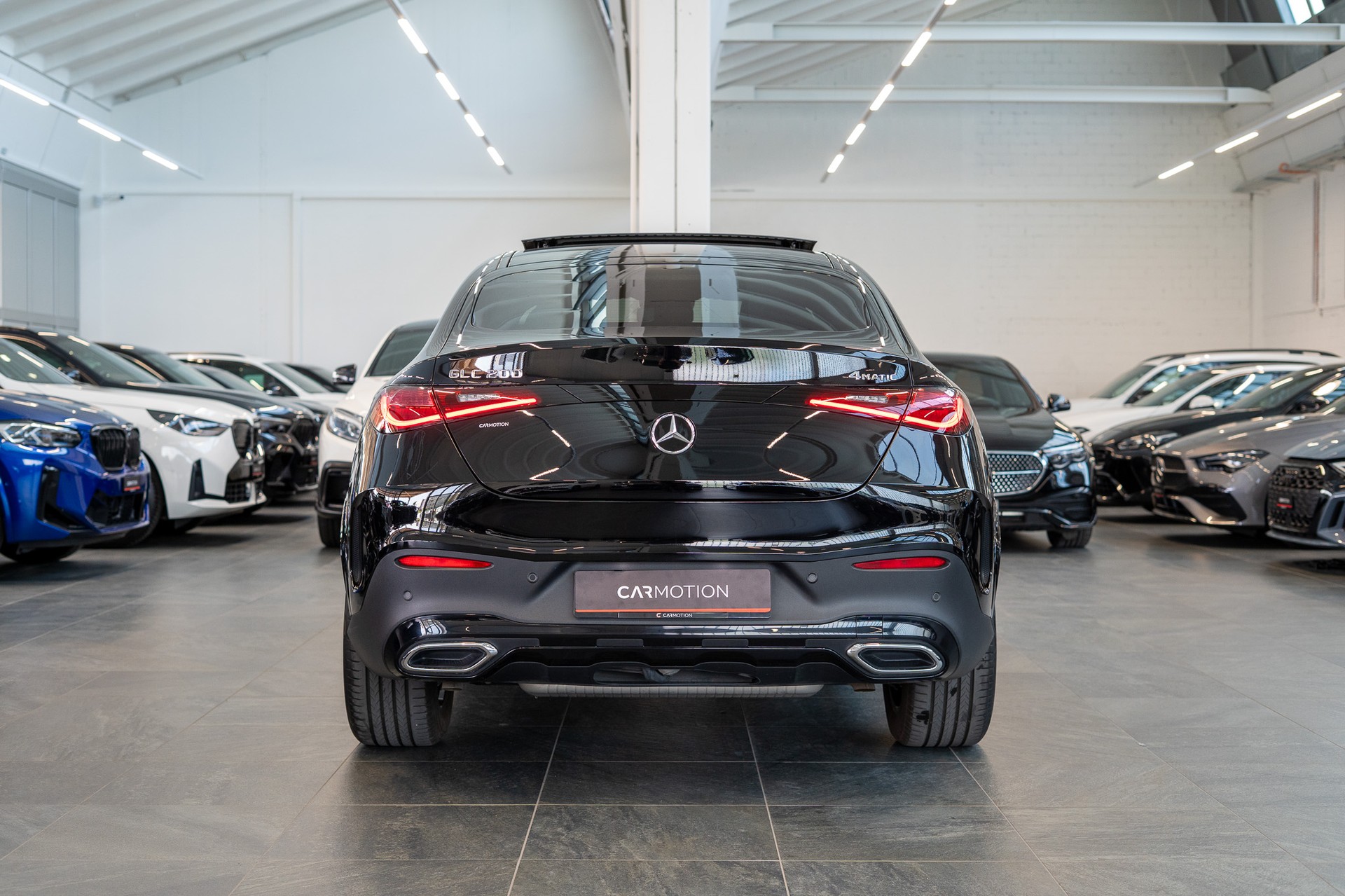 MERCEDES-BENZ GLC 200 AMG Line 4matic Coupé / Panorama-Schiebedach / Rückfahrkamera / AHK-image-4