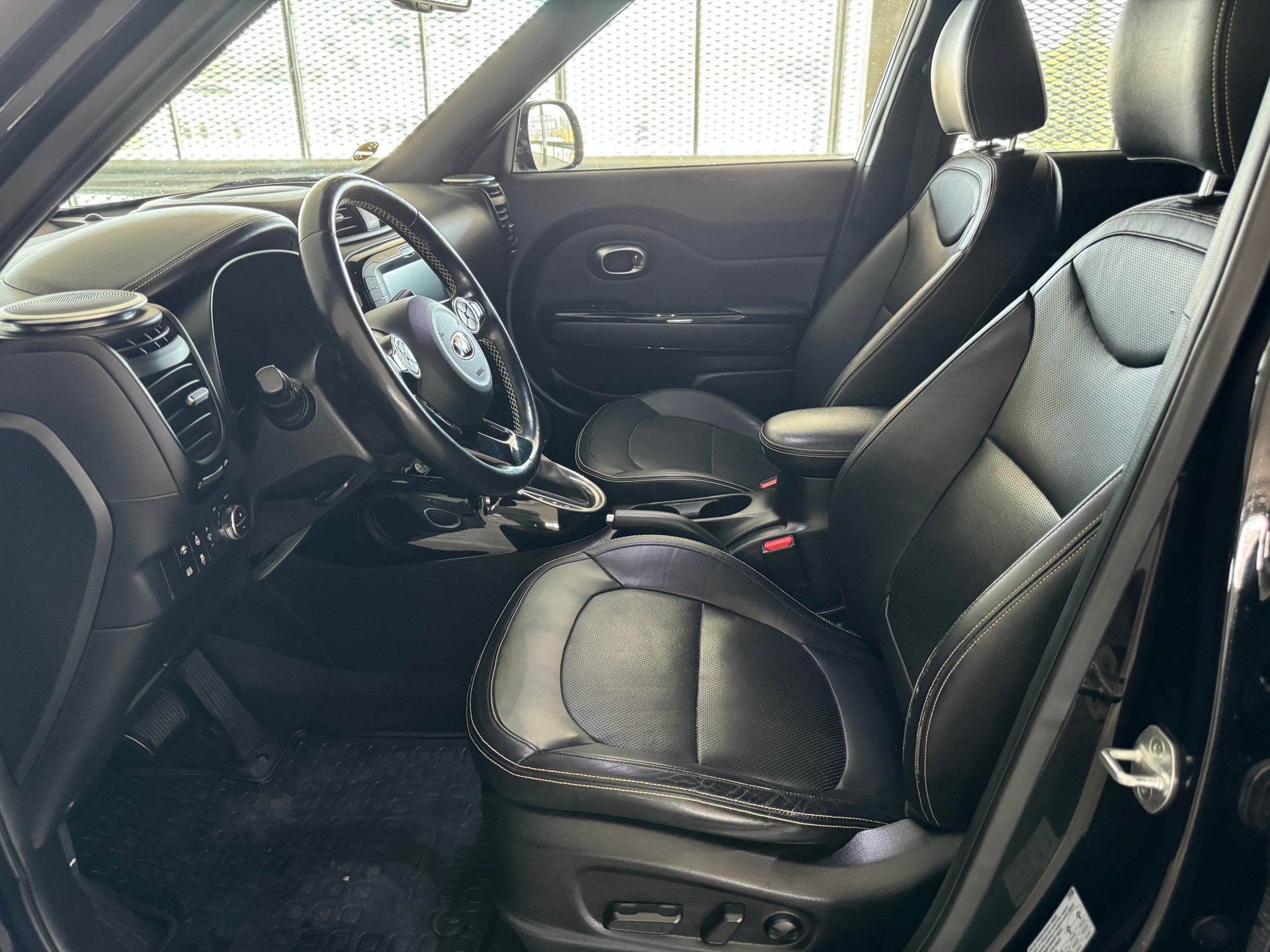 KIA Soul 1.6 CRDi Style Automatic-image-10