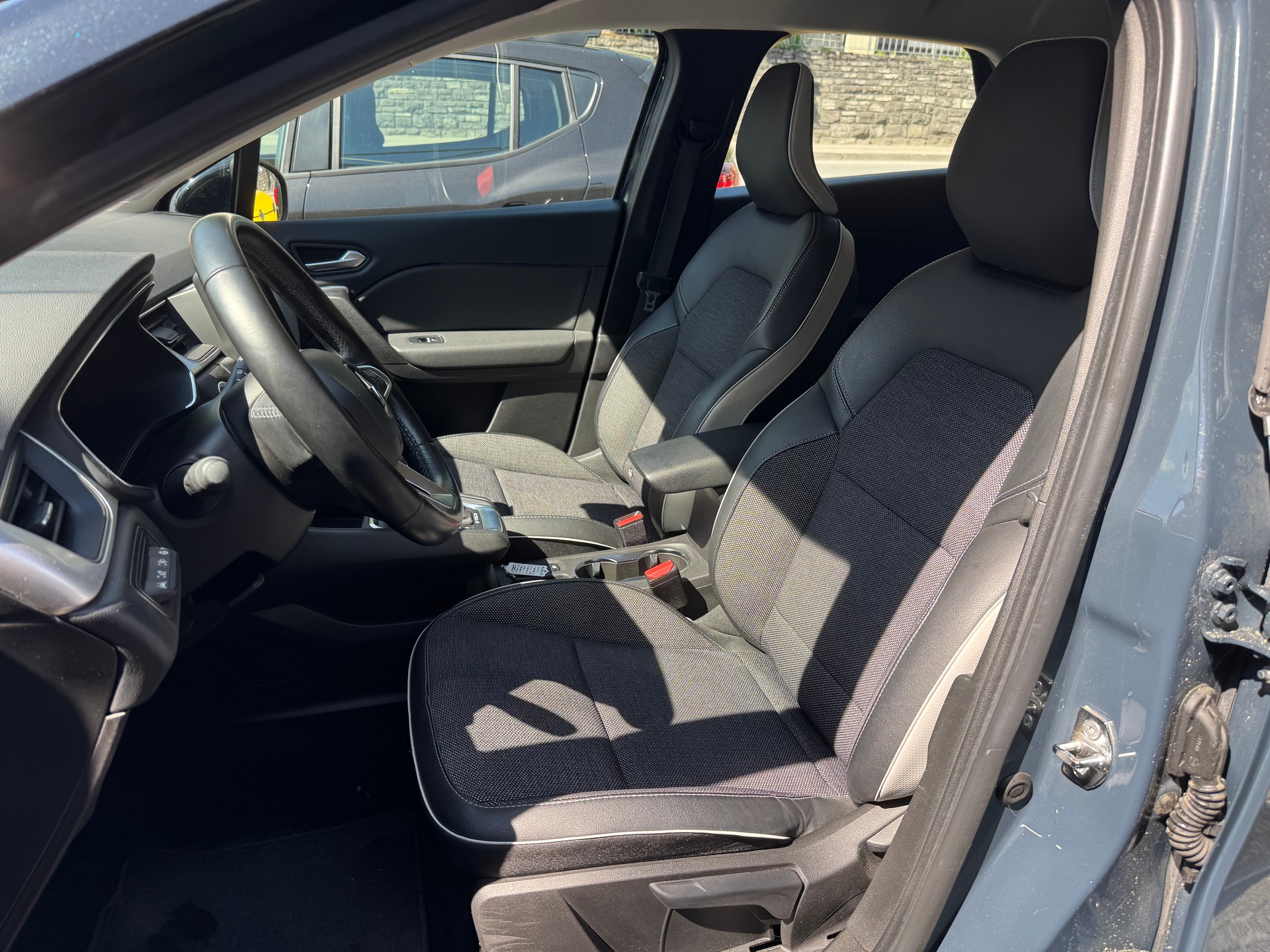 RENAULT Captur 1.6 E-Tech 145 Intens DHT-image-12