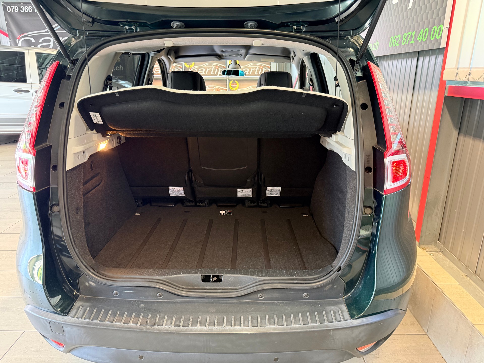 RENAULT Scénic 2.0 16V Privilège X-Tronic CVT-image-15