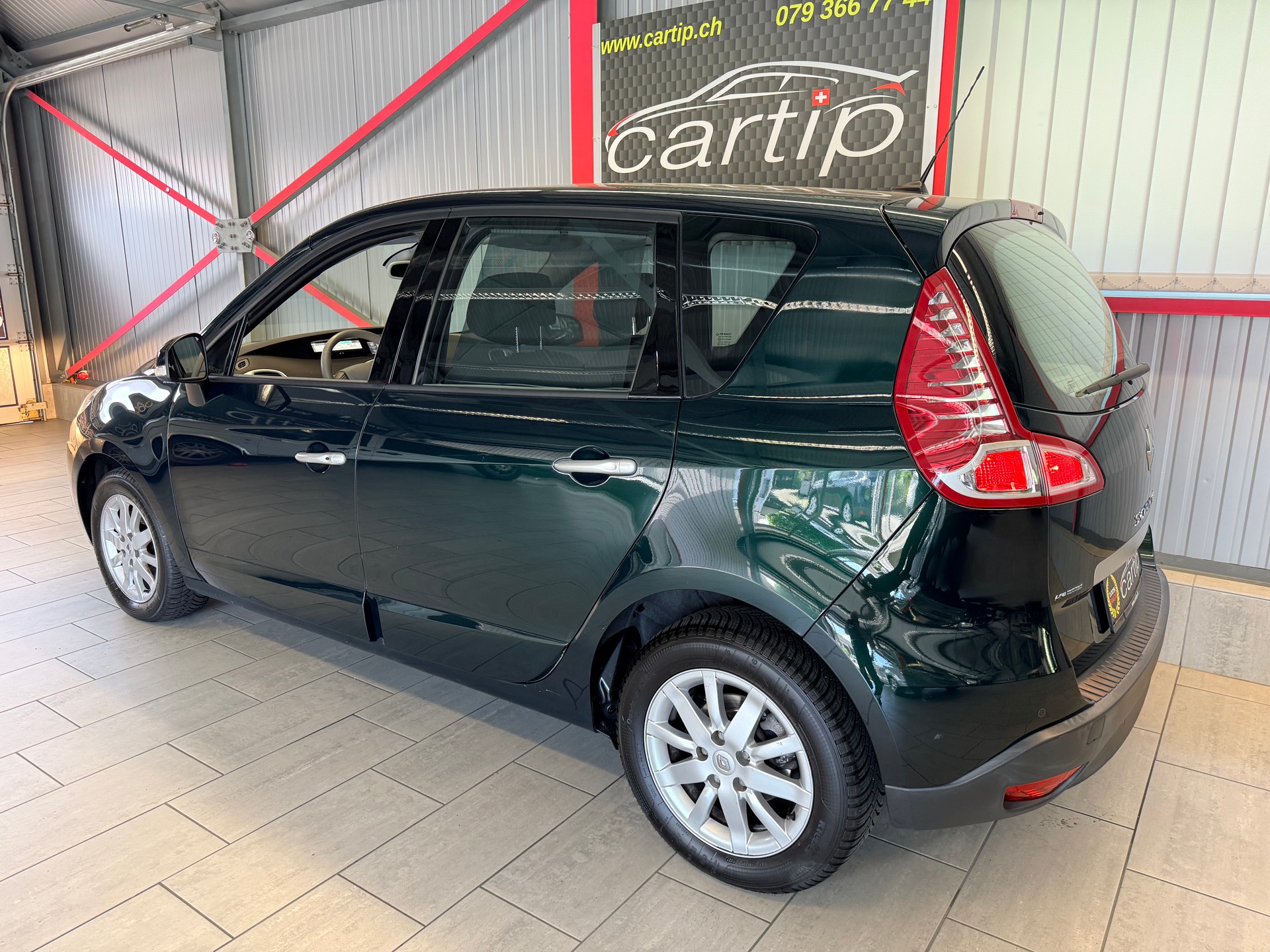 RENAULT Scénic 2.0 16V Privilège X-Tronic CVT-image-5