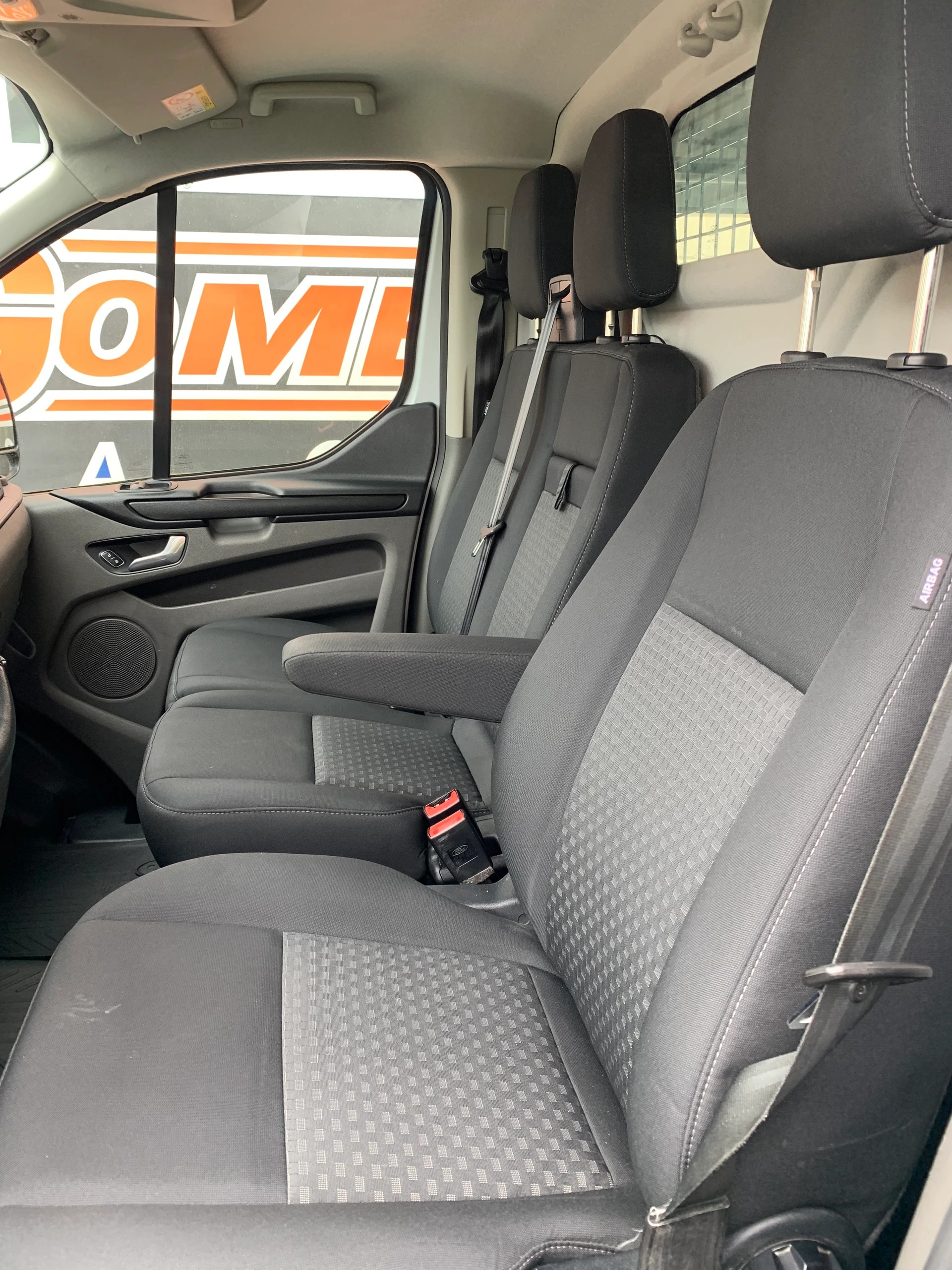 FORD Transit Custom Van 320 L1H1 Trend-image-4