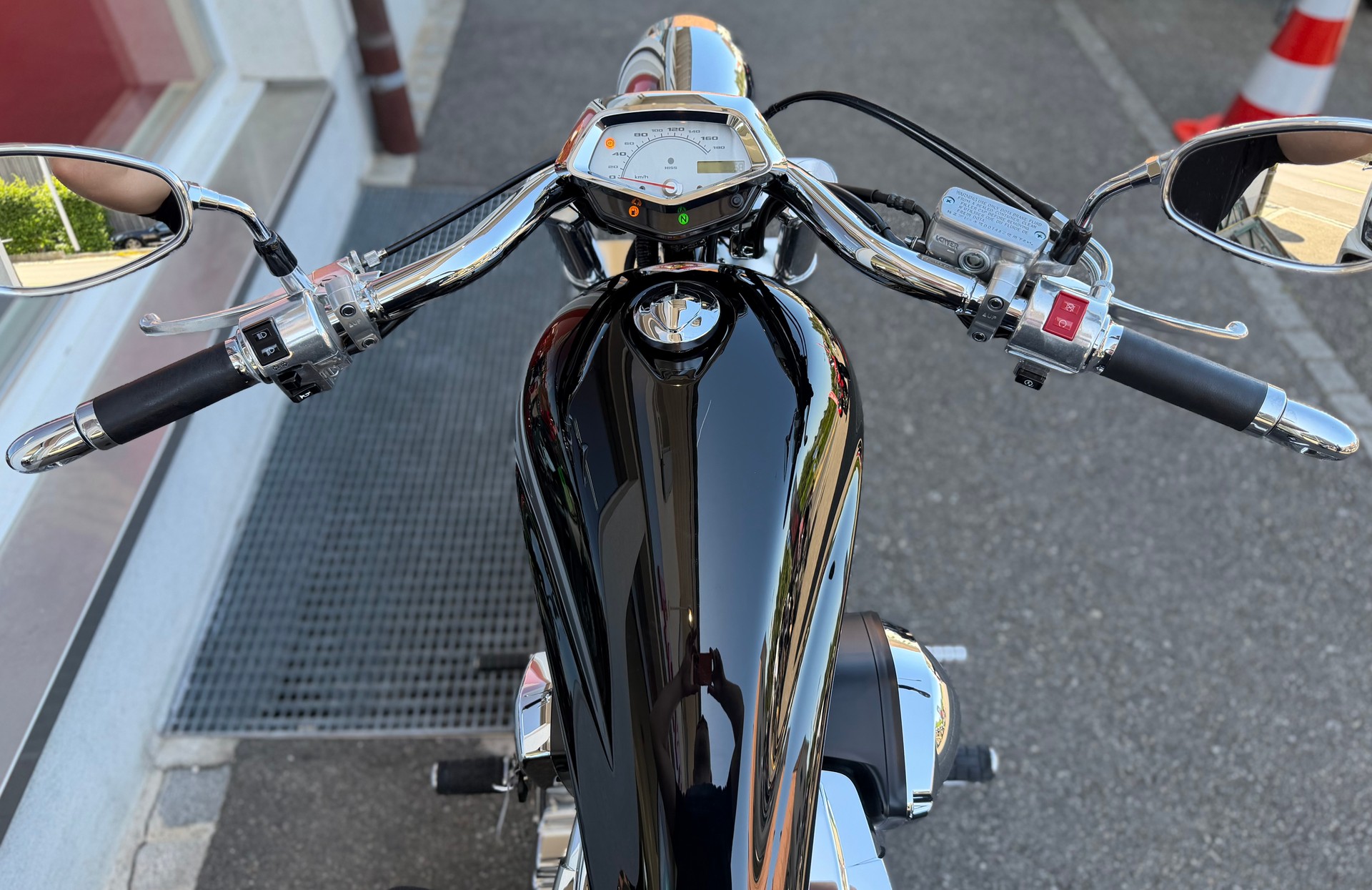 HONDA VT 1300 CX ABS-image-8