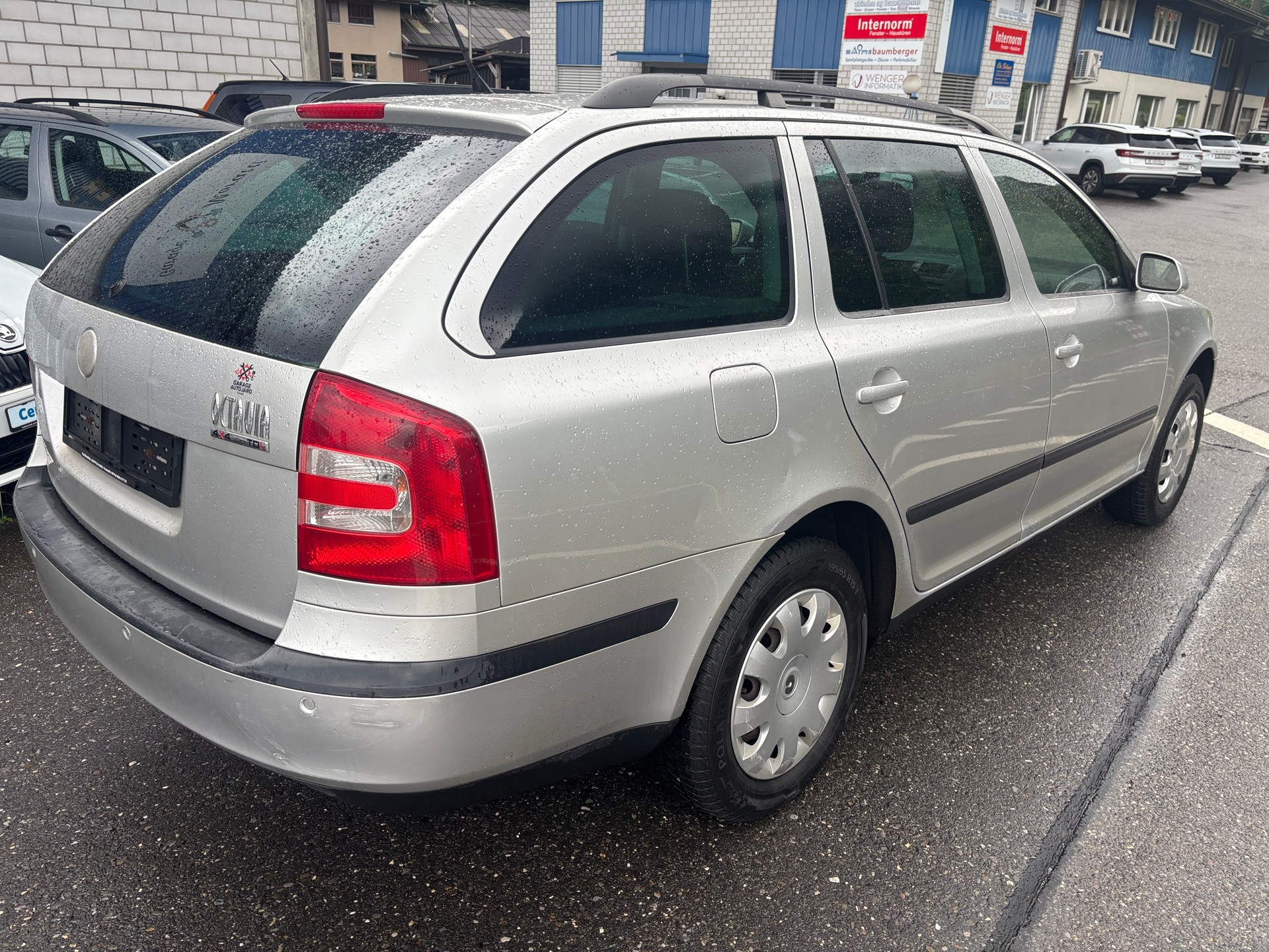 SKODA Octavia 2.0 TDI Adventure 4x4-image-4